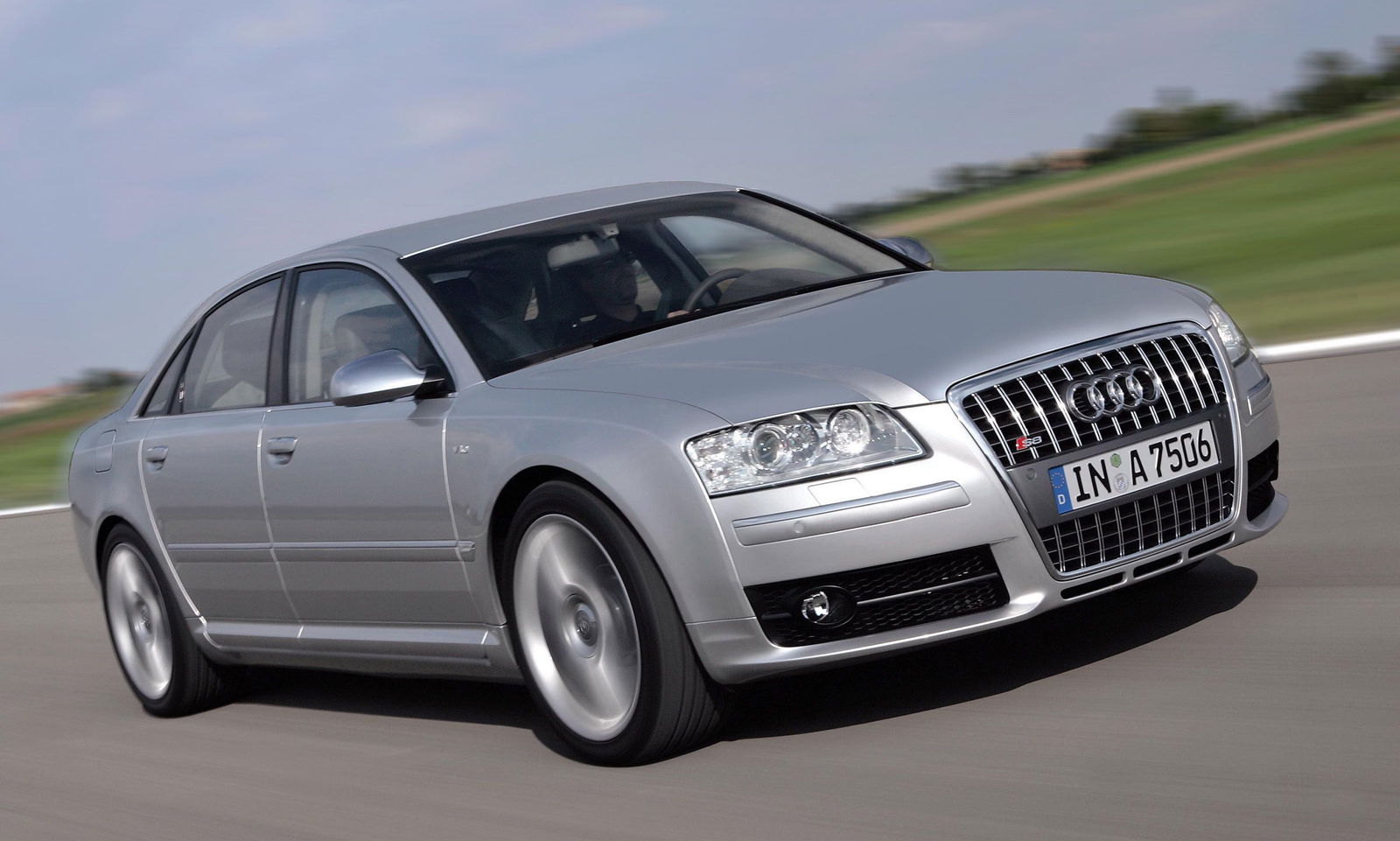 Audi S8 D3