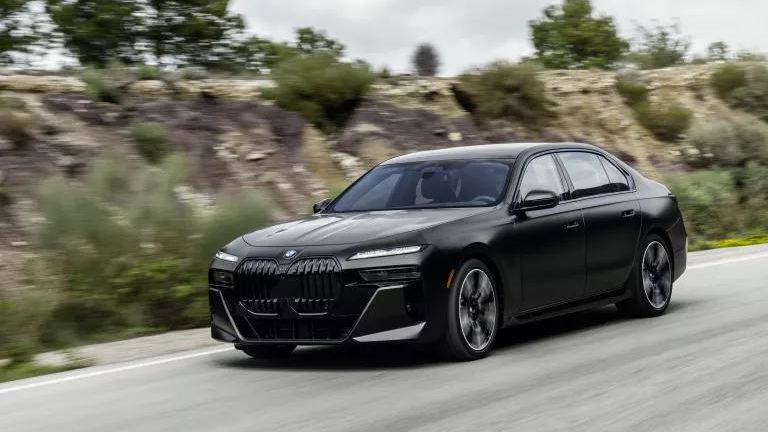 The 7 Best Features Of The New BMW 7 Series