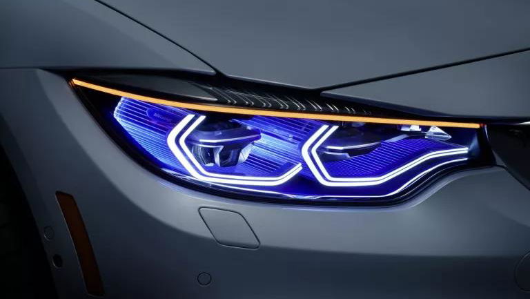 BMW Reminds Drivers To Use Their Car’s Indicators