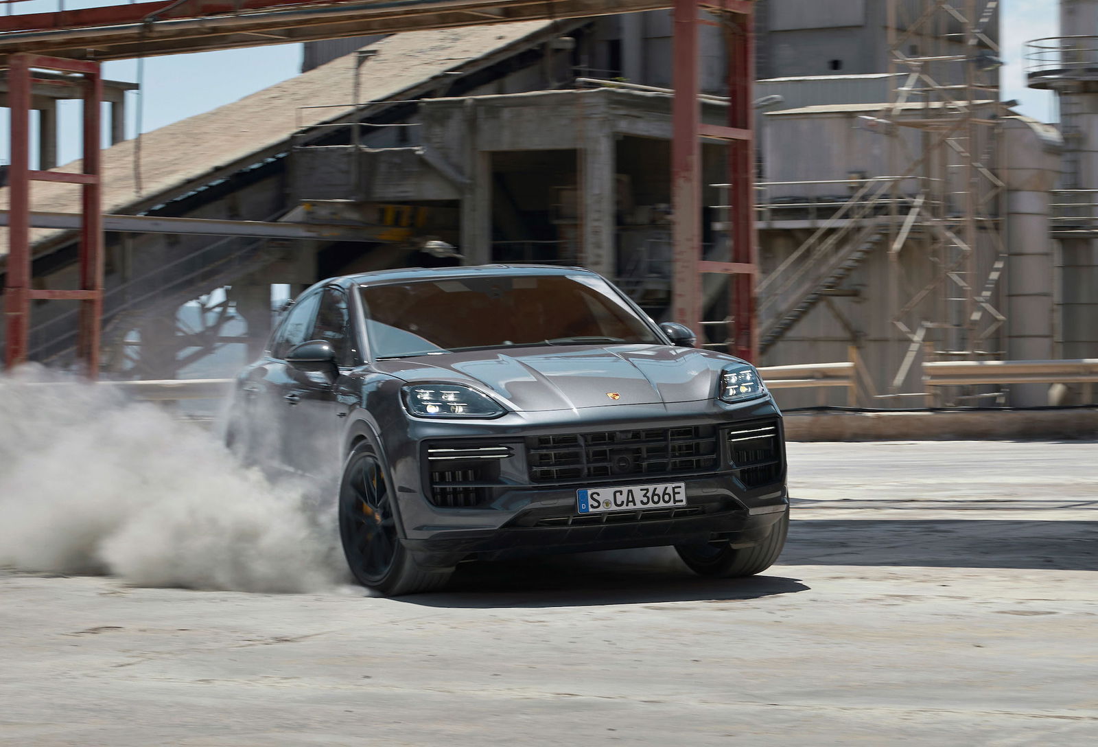 Bloody Hell - The Porsche Cayenne Turbo E-Hybrid Develops 728bhp