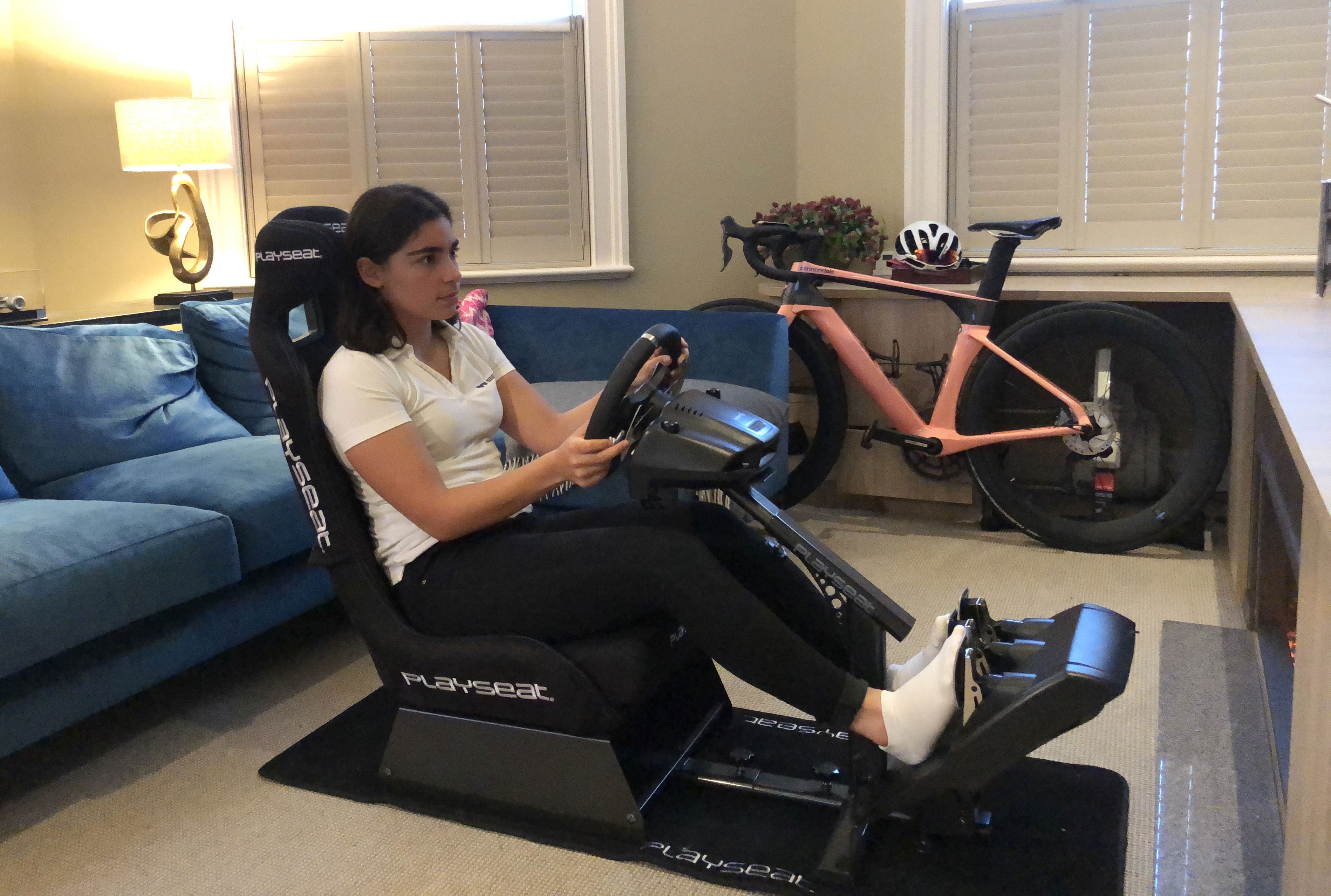 W Series driver Jamie Chadwick racing esports
