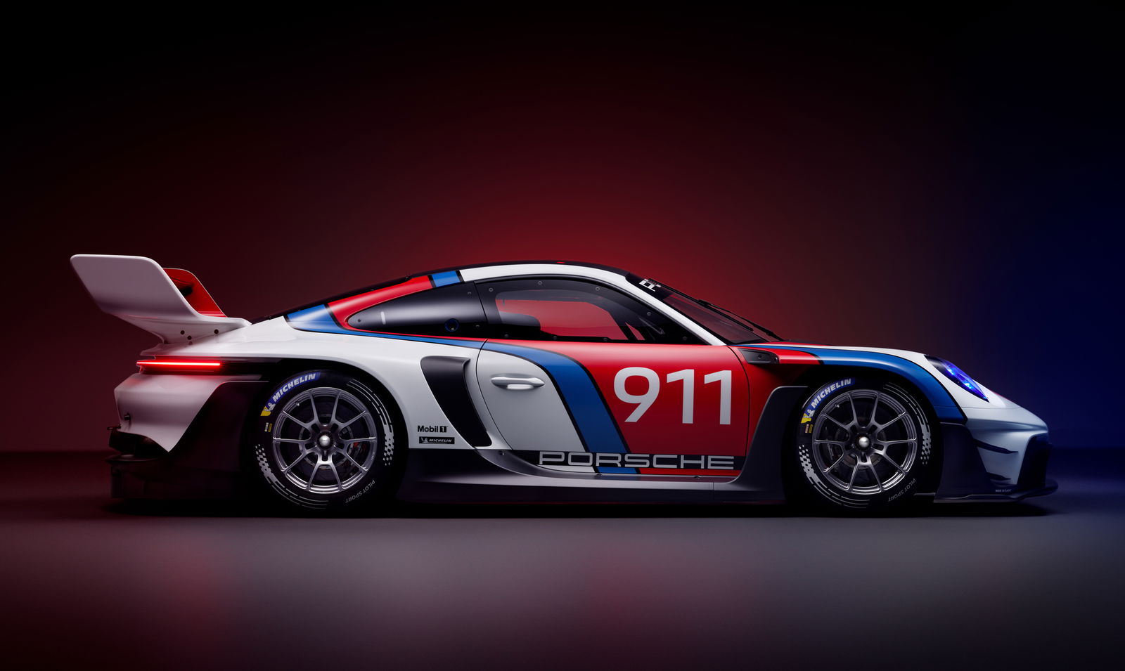 The Porsche 911 GT3 R Rennsport Is A 612bhp Track Car With Retro Aero