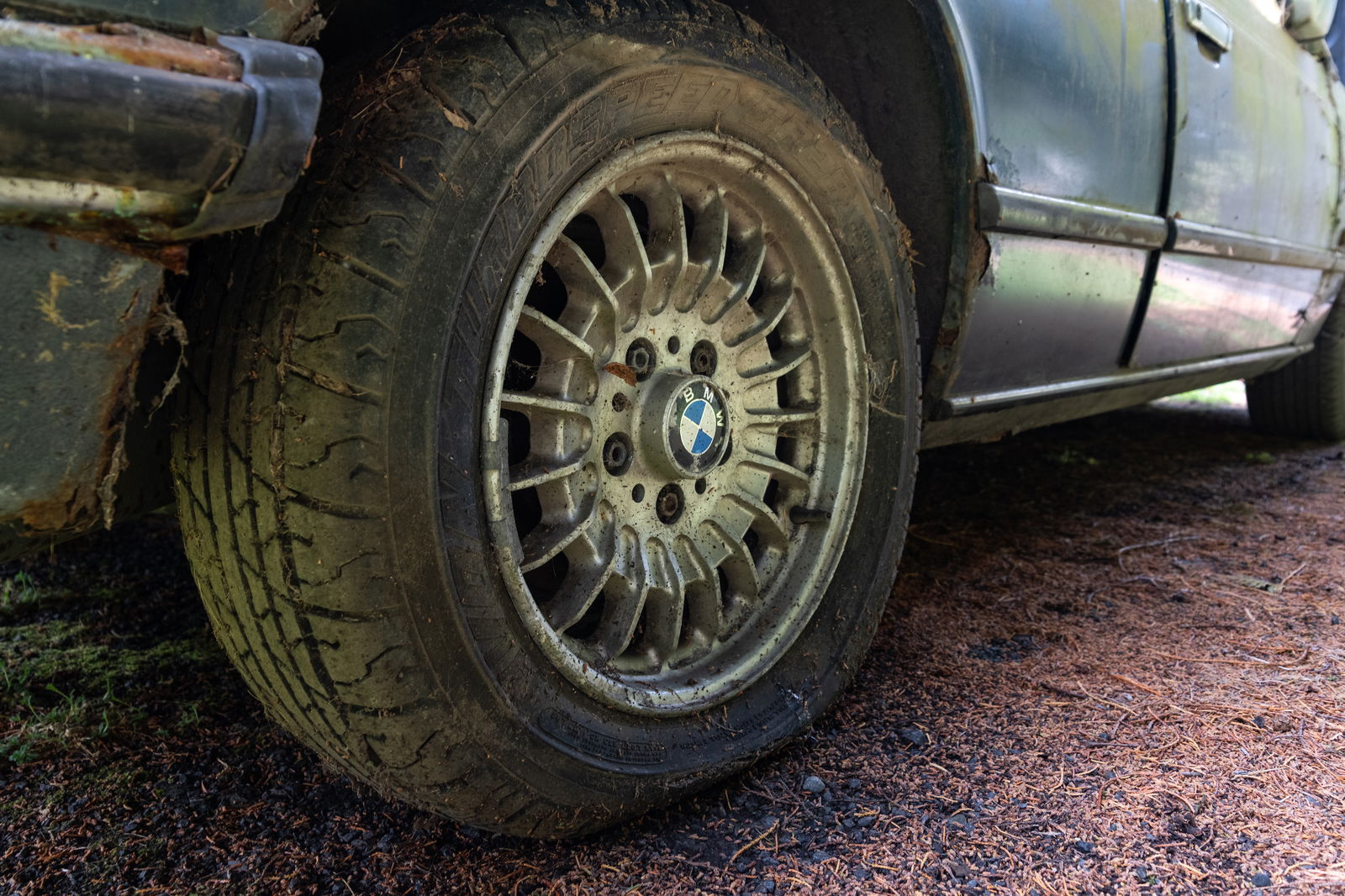Roll Up Your Sleeves And Save This Crusty BMW 635CSi Barn Find