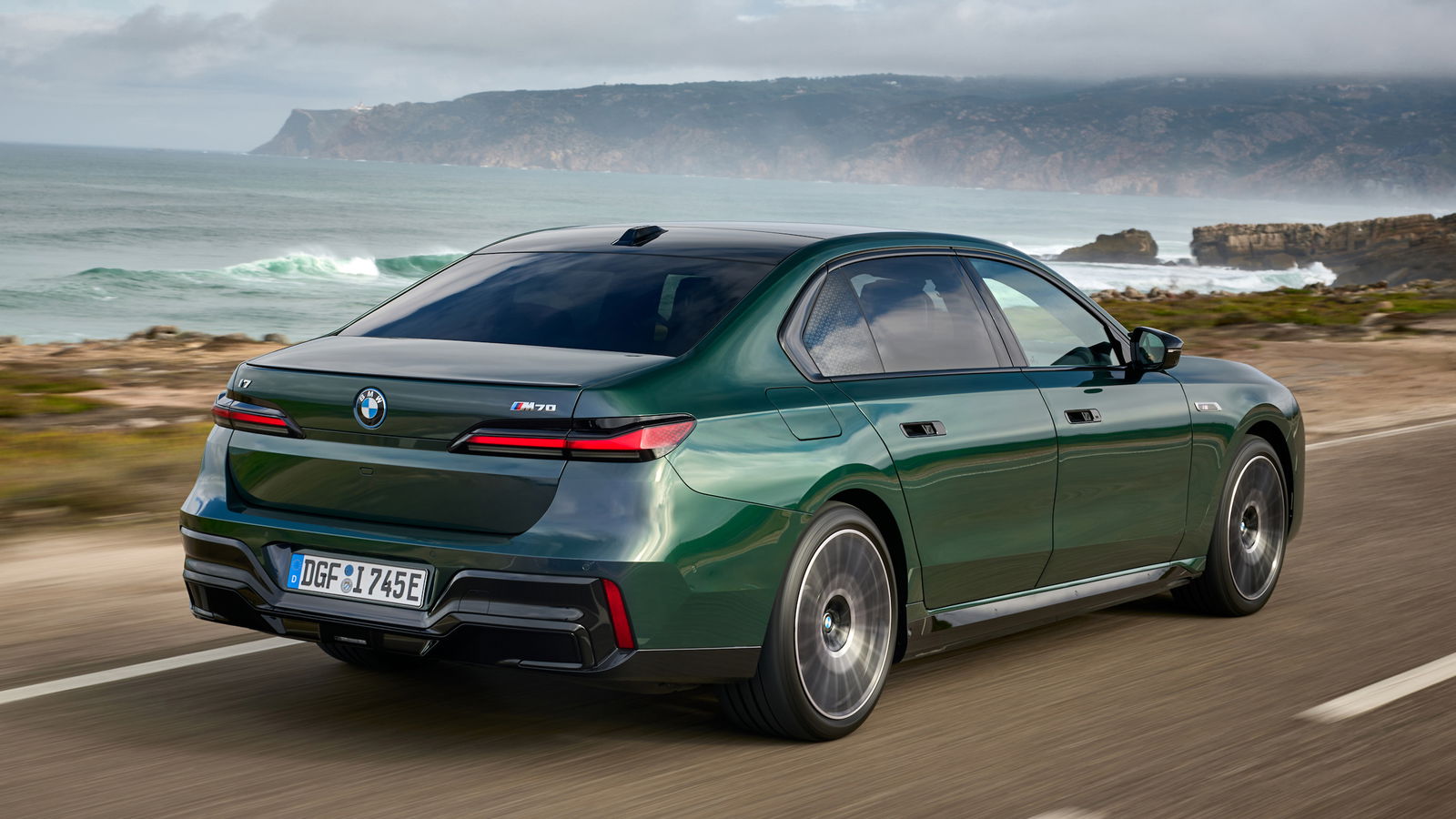 BMW i7 M70 Review: The 650bhp, 811lb ft Limo That Makes You Swear