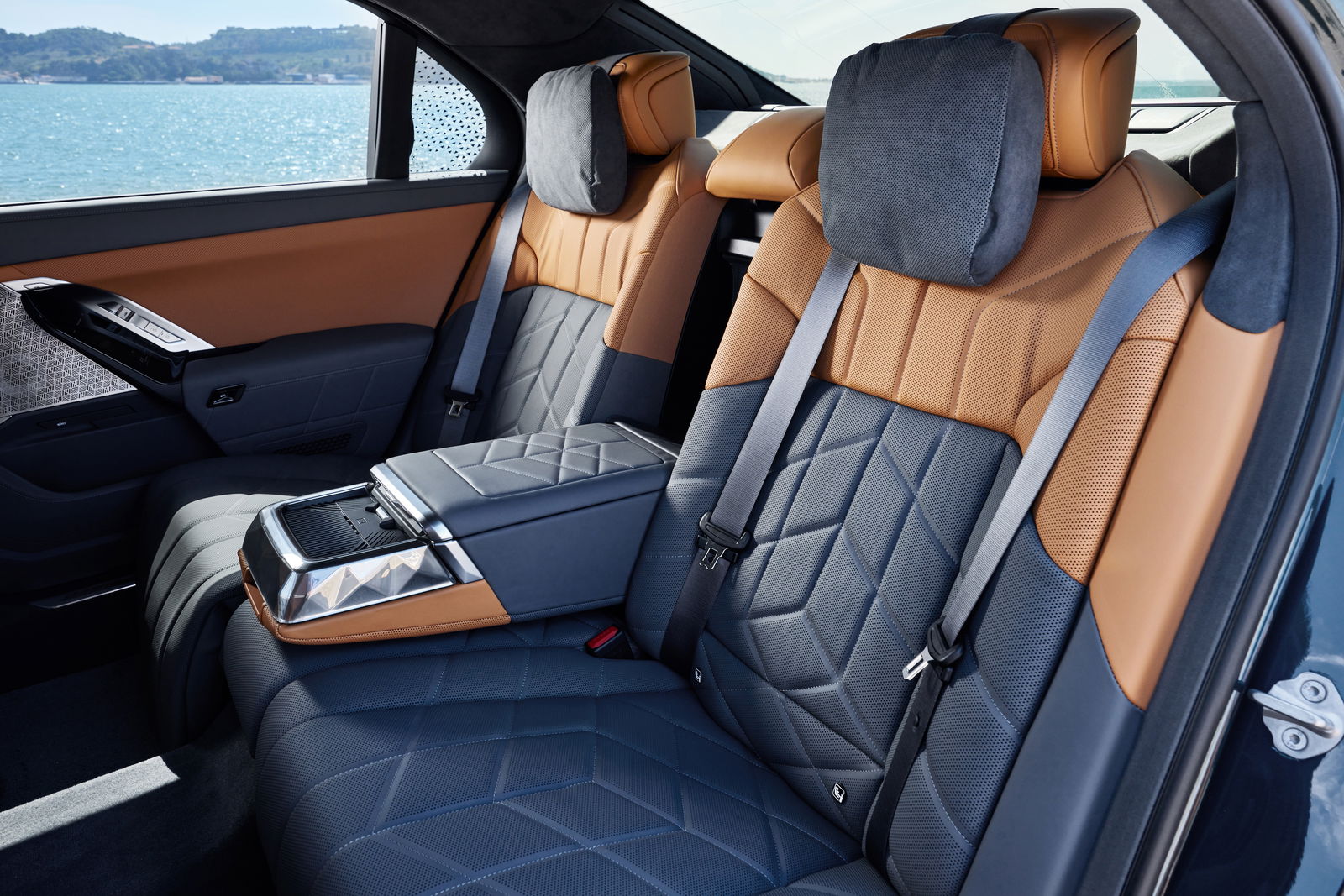 BMW i7 M70 Review: The 650bhp, 811lb ft Limo That Makes You Swear