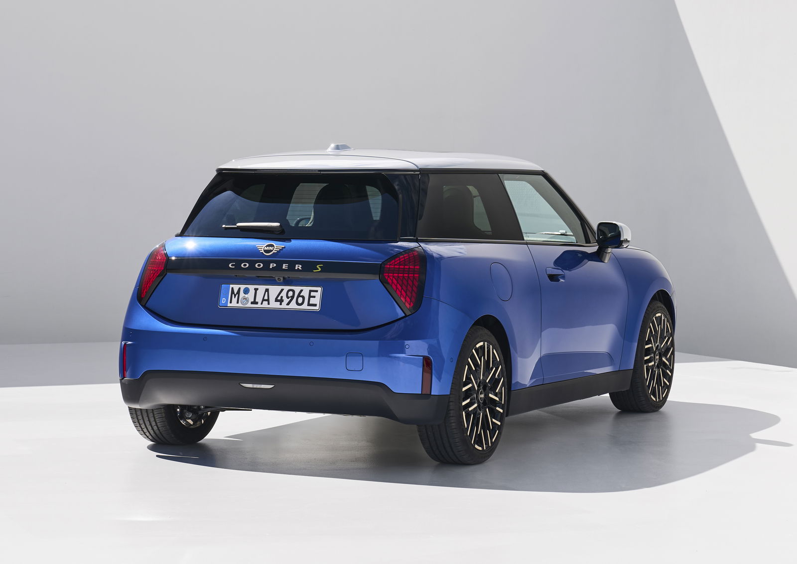 This Is The New Mini Hatch And It’s Here As A 215bhp EV First