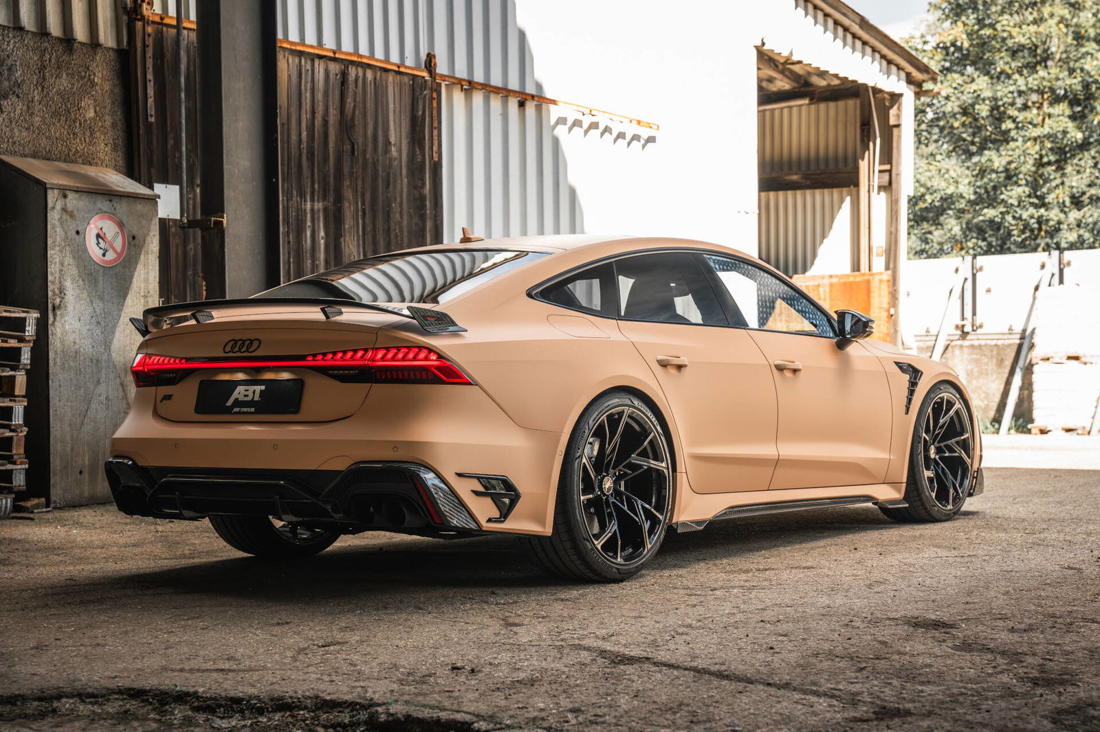 Here’s A Beige, 1,000bhp Audi RS7 From Abt