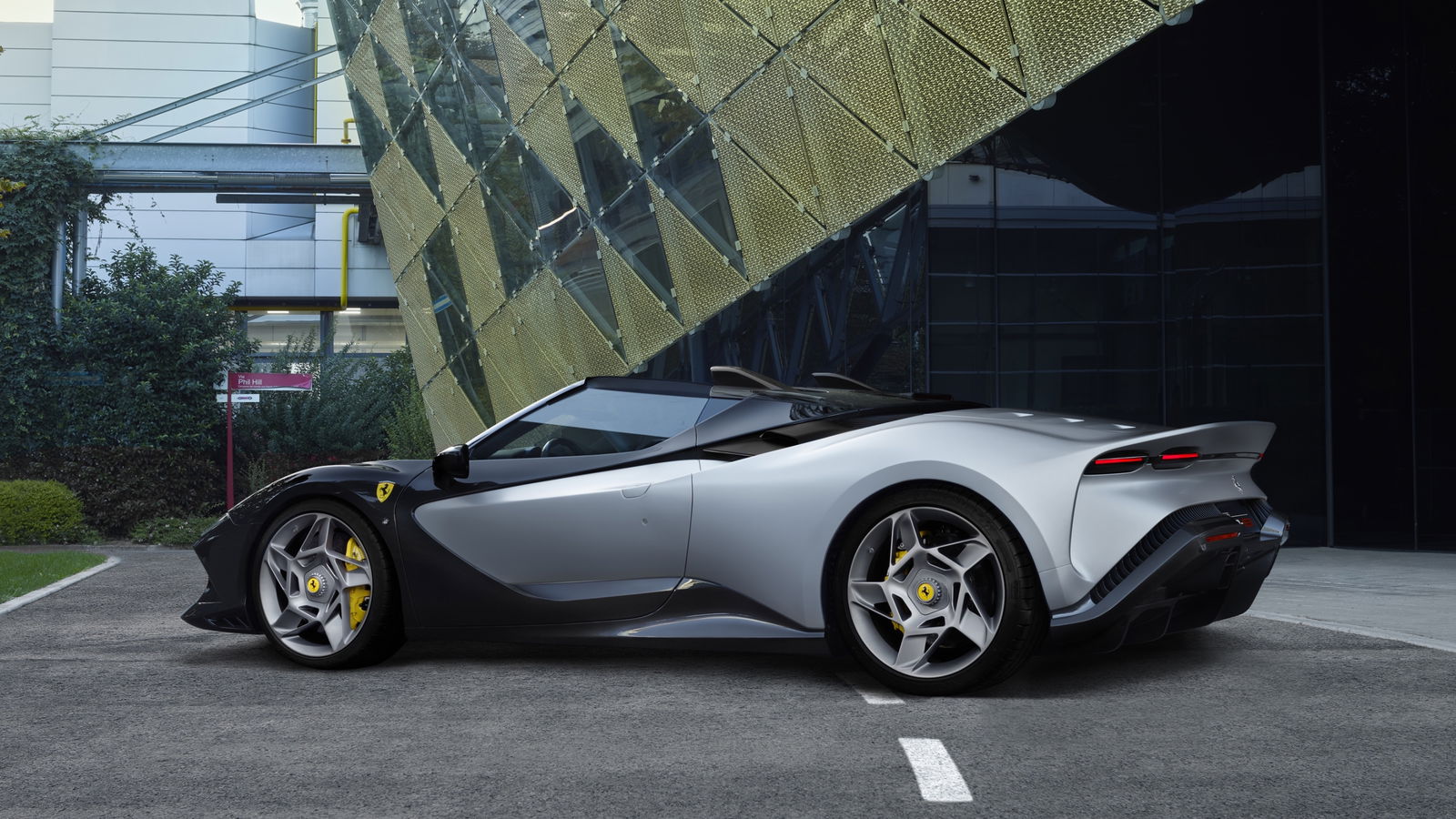 Ferrari SP-8 - rear