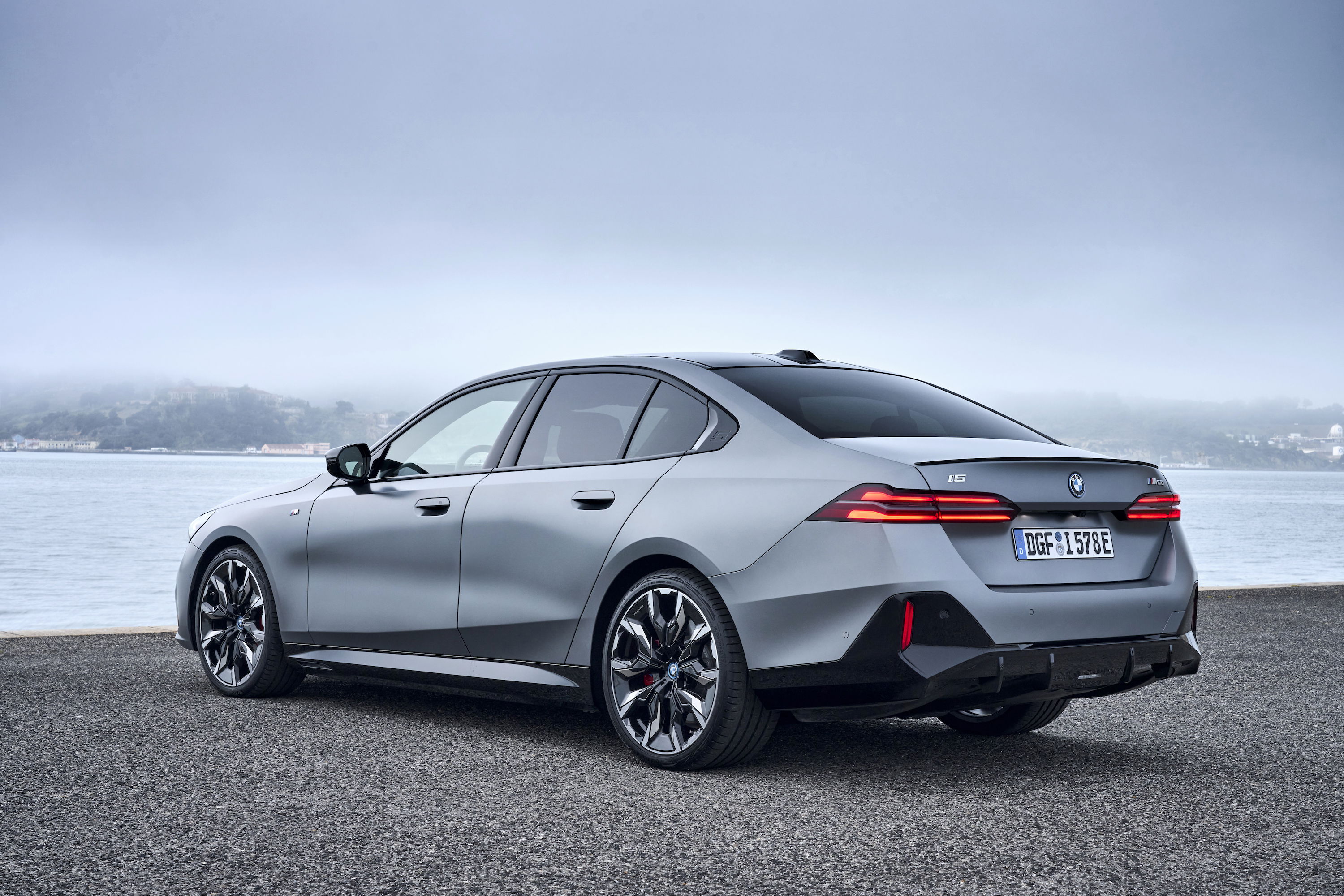 BMW i5 M60 - rear 