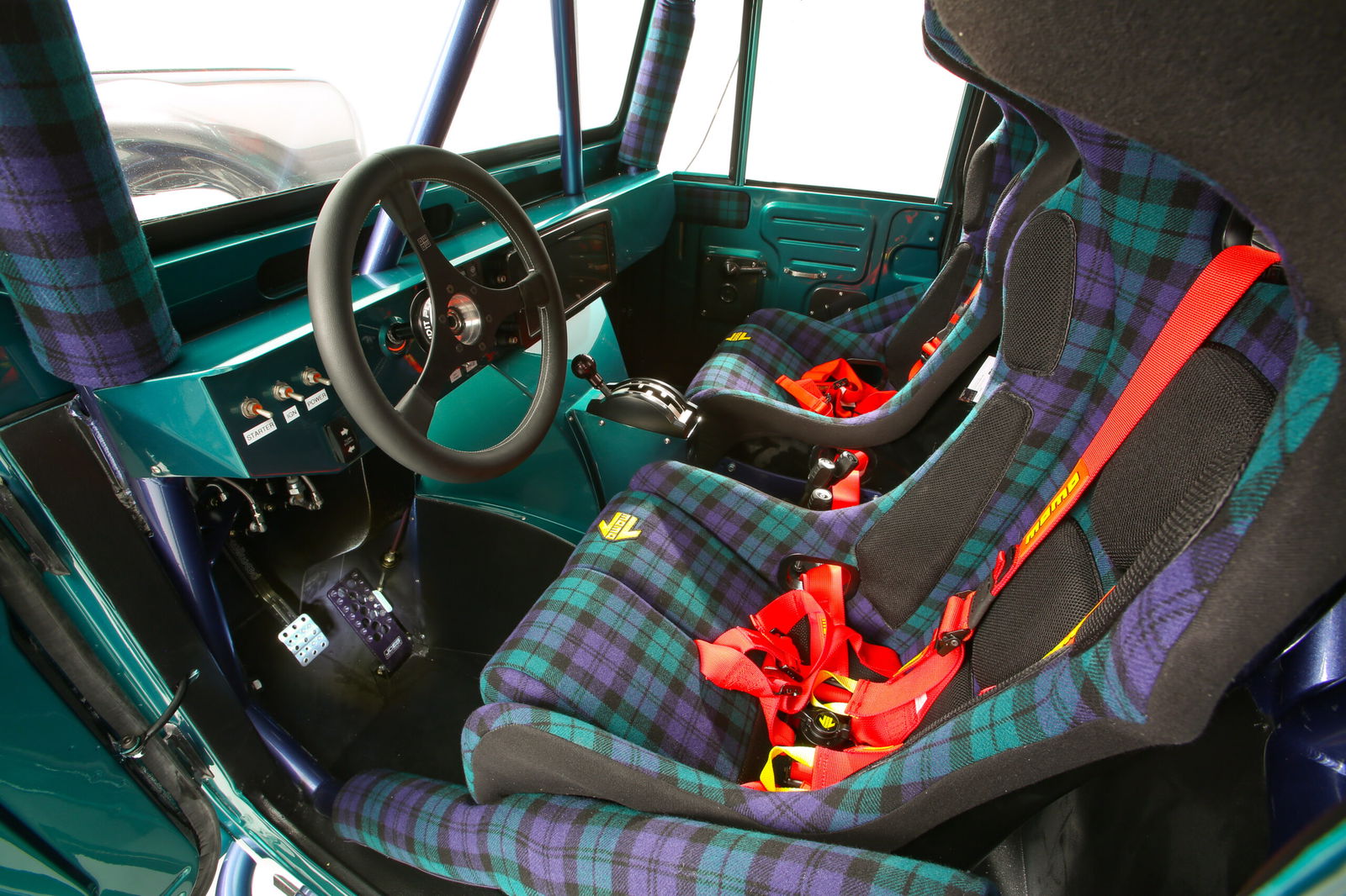 Toyota FJ Bruiser - interior