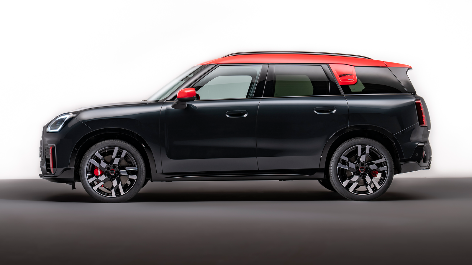 The new JCW is 5bhp down on the outgoing car
