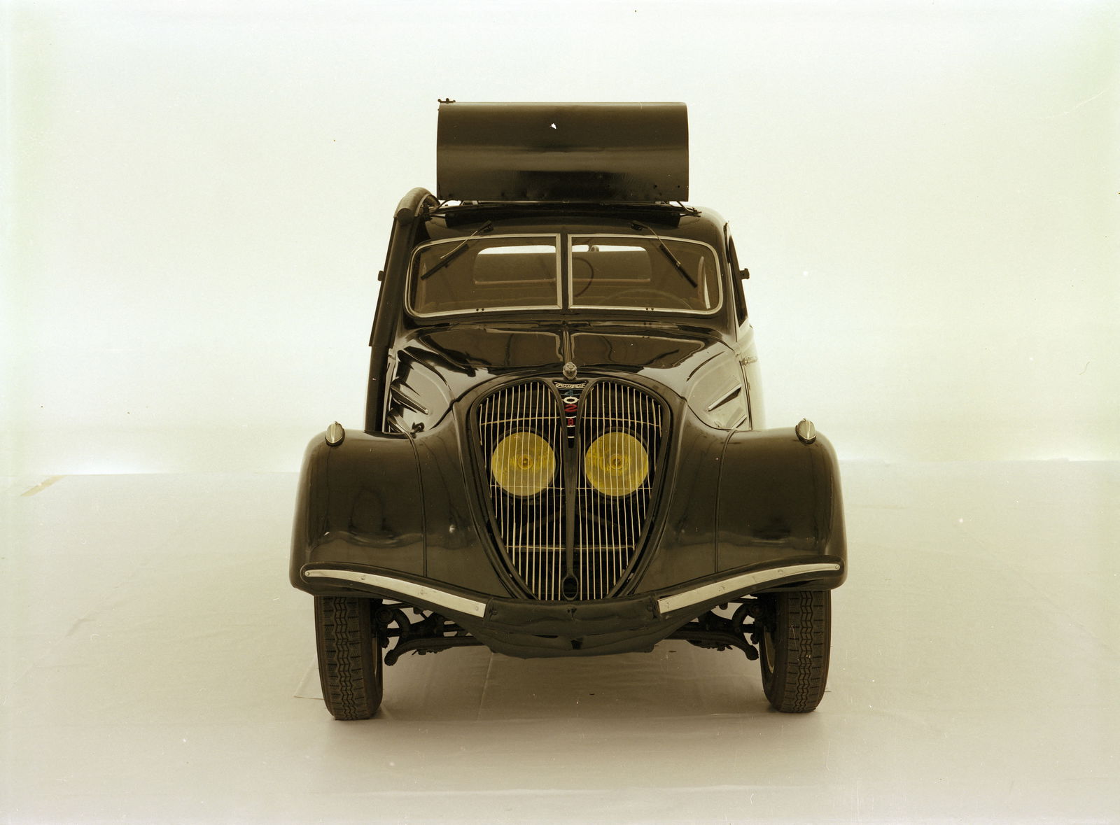 Peugeot 402 Gazogene - front