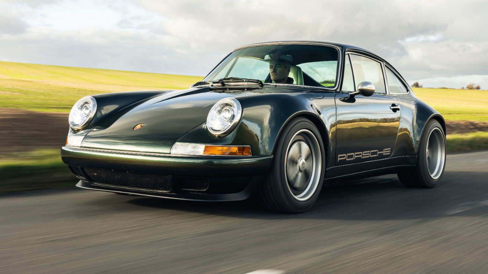 Here’s A Naturally-Aspirated, Carbon-Bodied 964 Porsche 911 With 406bhp