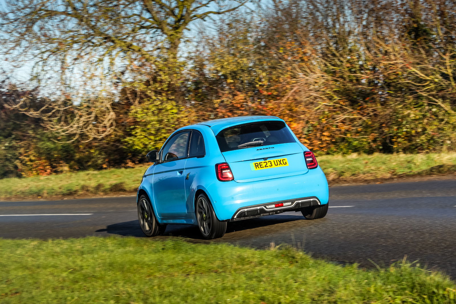 Abarth 500e - driving