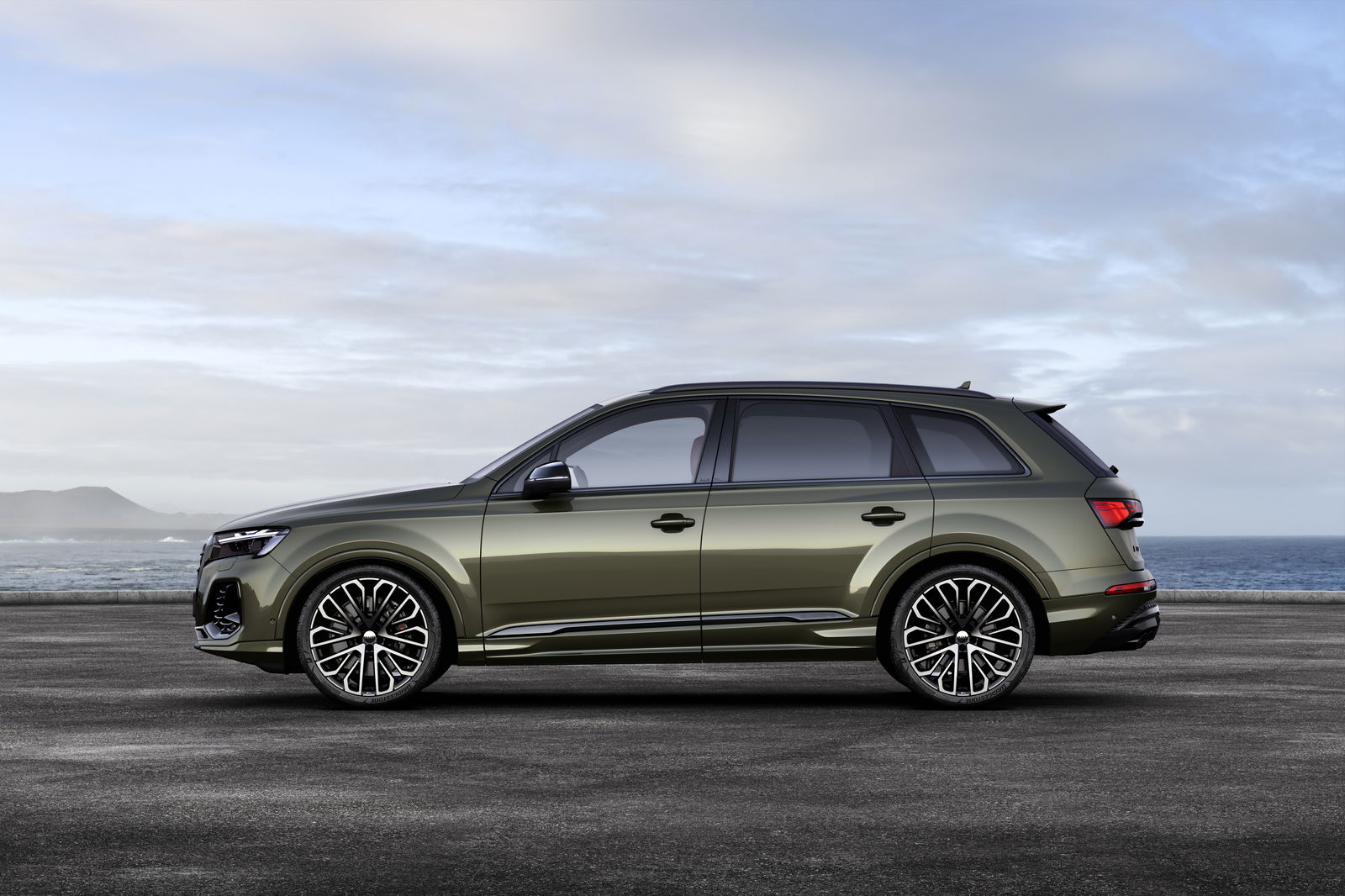 2024 Audi SQ7 - side