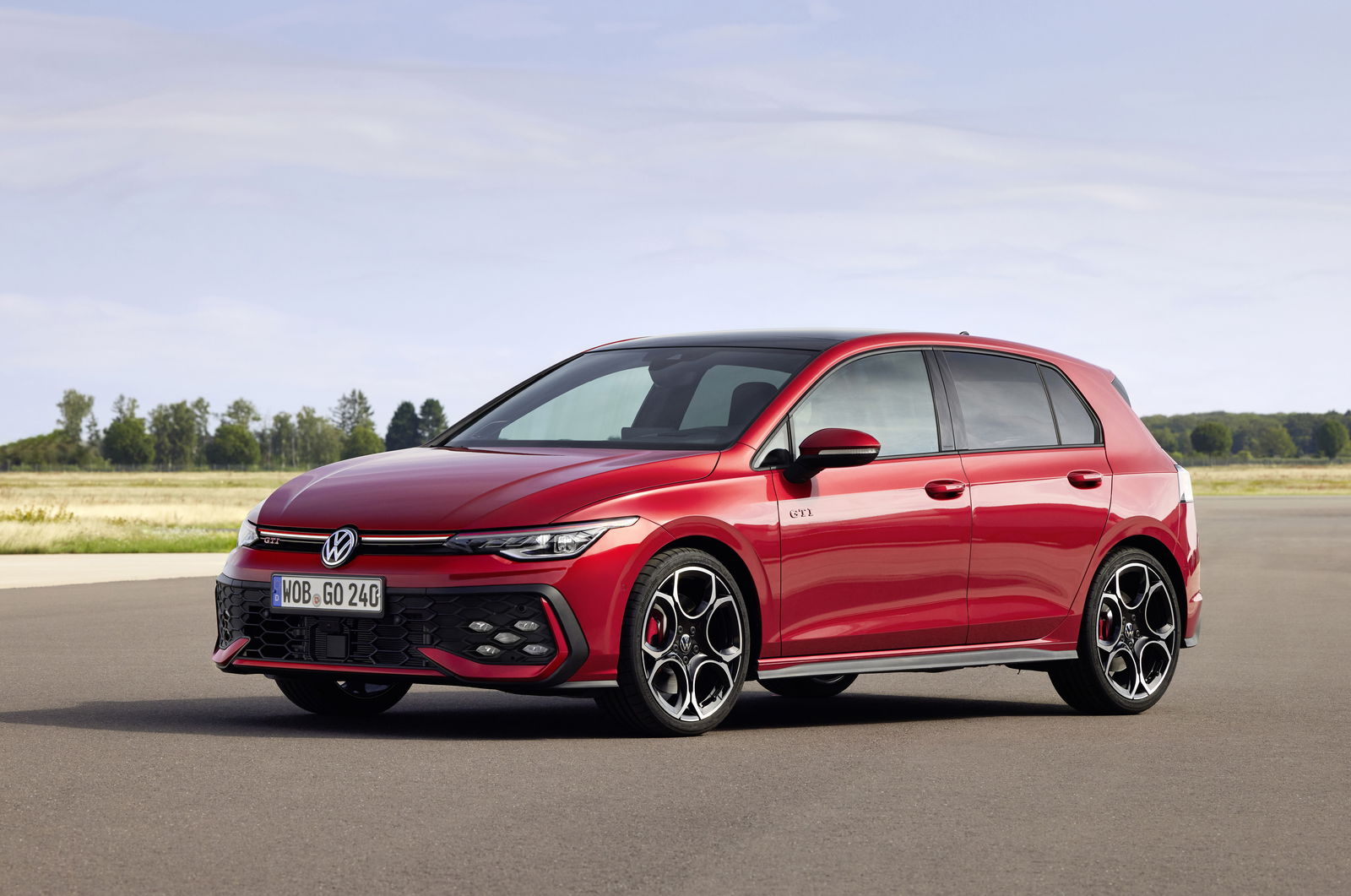 Volkswagen Golf GTI 8.5 - front