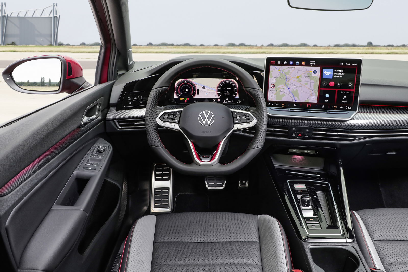 Volkswagen Golf GTI 8.5 - interior