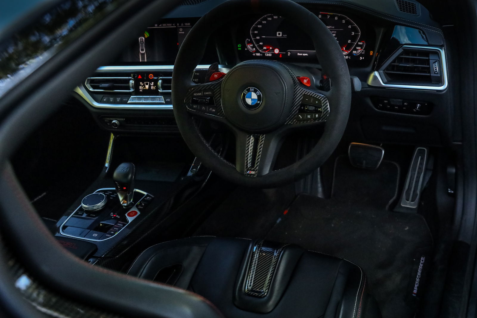 BMW M4 CSL - interior