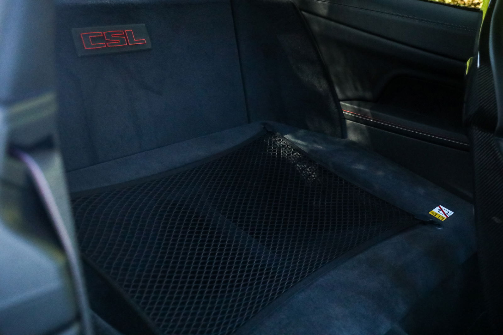 BMW M4 CSL - rear interior