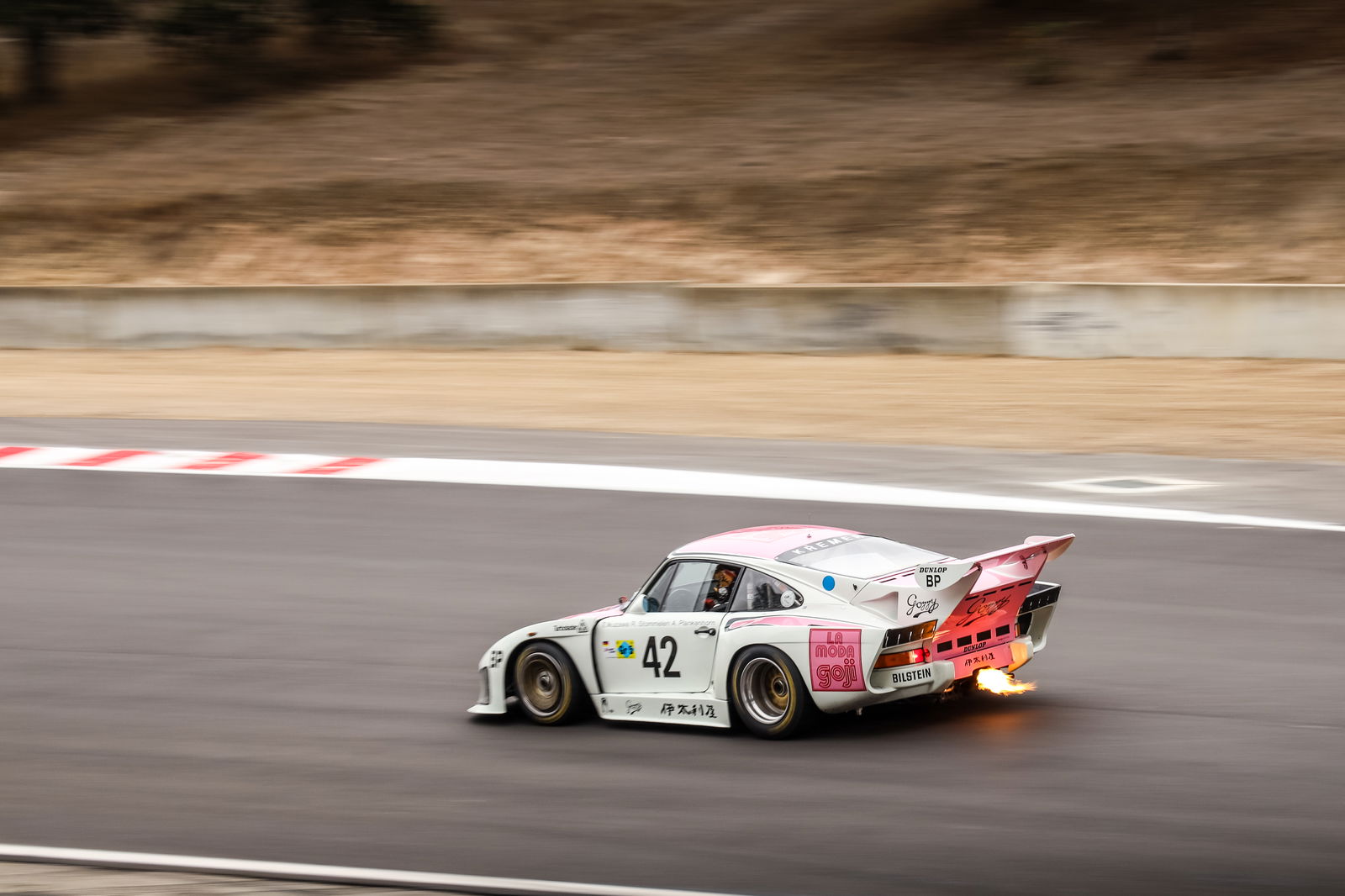 Porsche 935 spitting flames