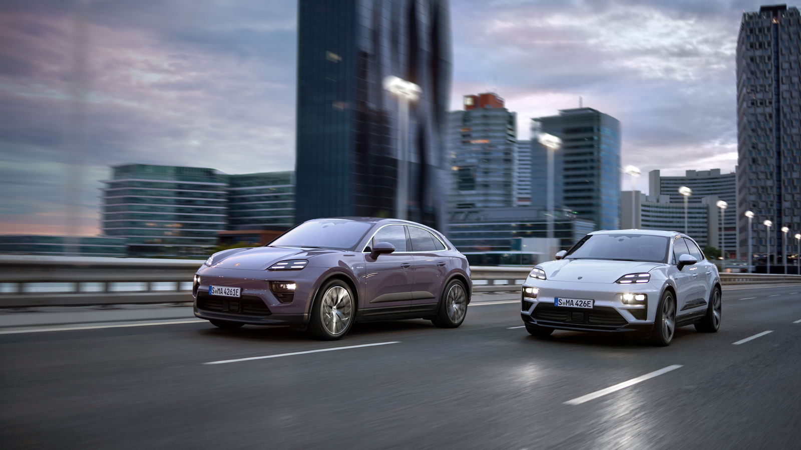 Porsche Macan 4 and Turbo - driving