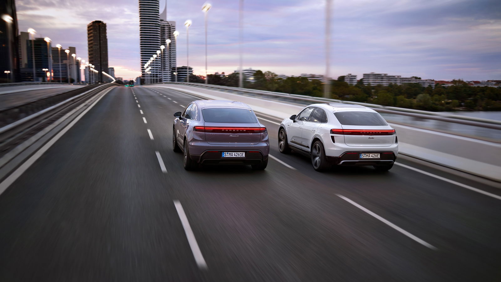 Porsche Macan 4 and Turbo - driving