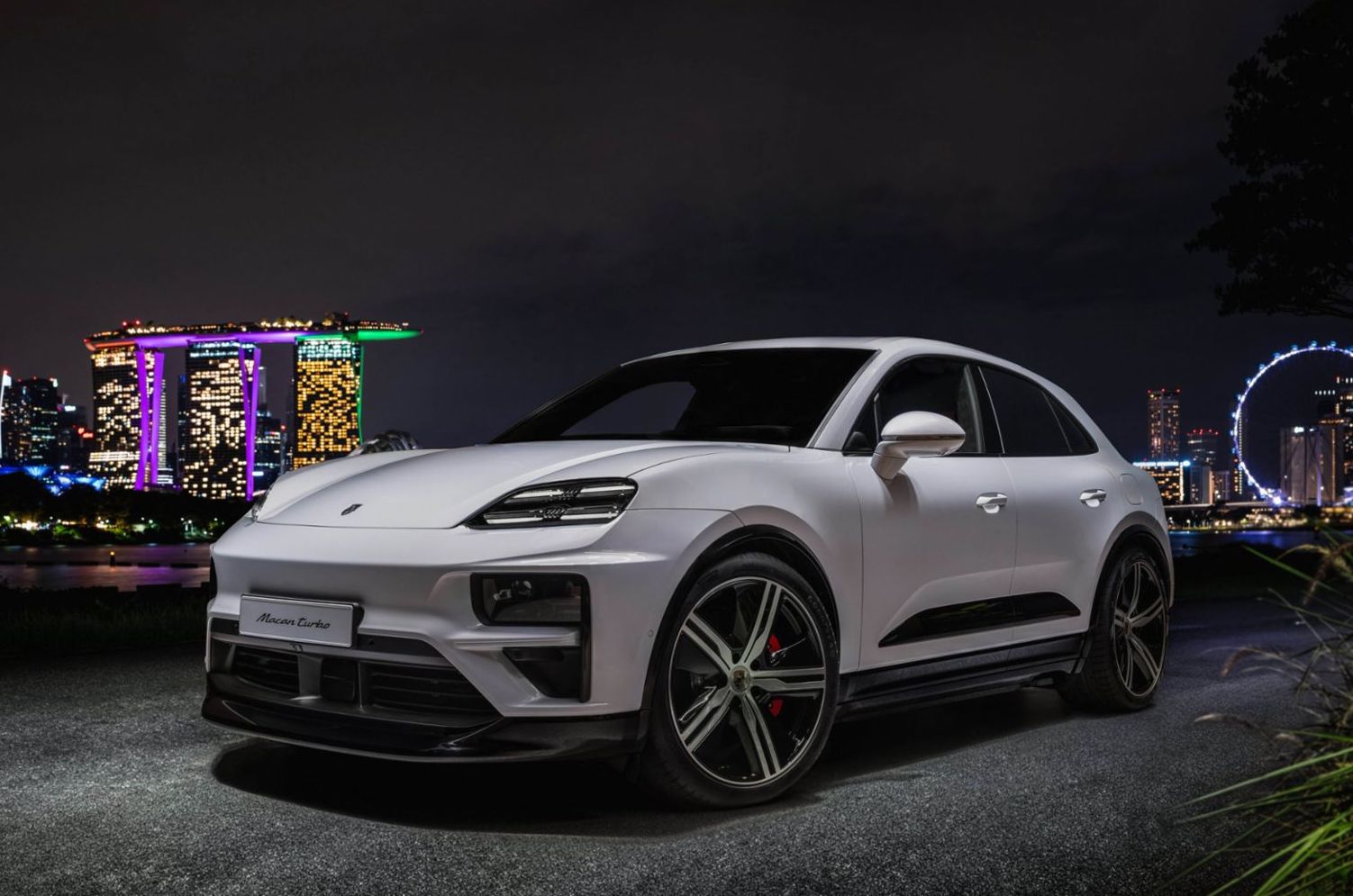 Porsche Macan Turbo - front