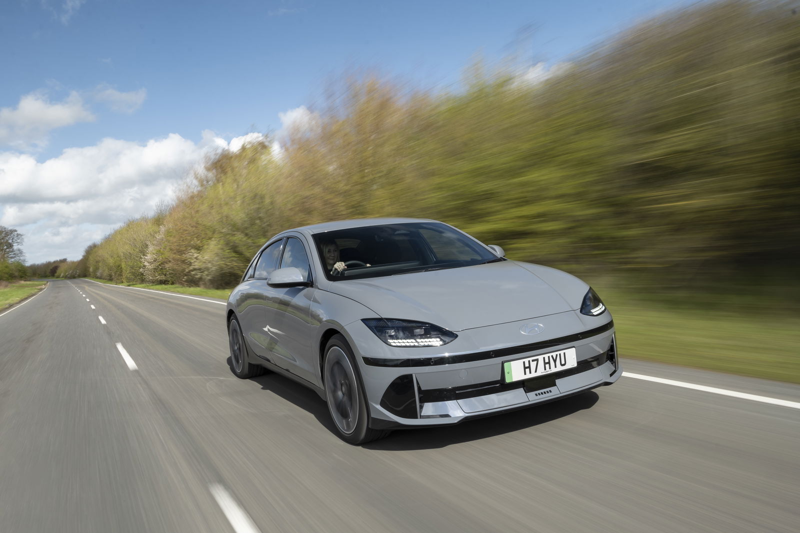 Hyundai Ioniq 6 - driving