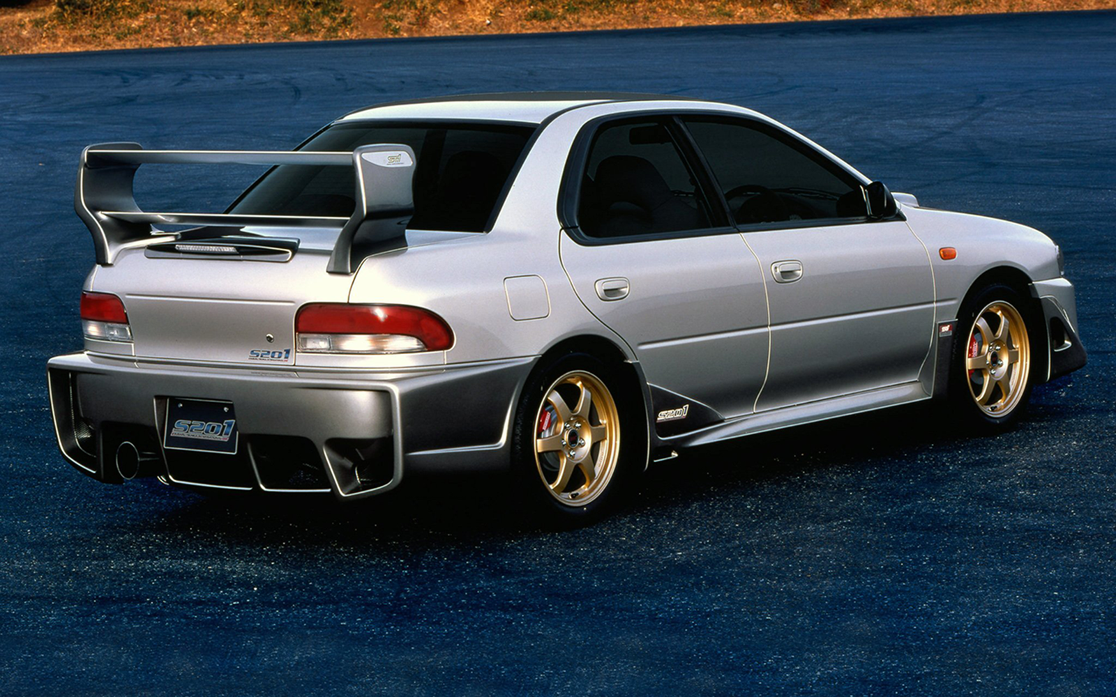 The rear wing was developed by Fuji Heavy Industries' aerospace department