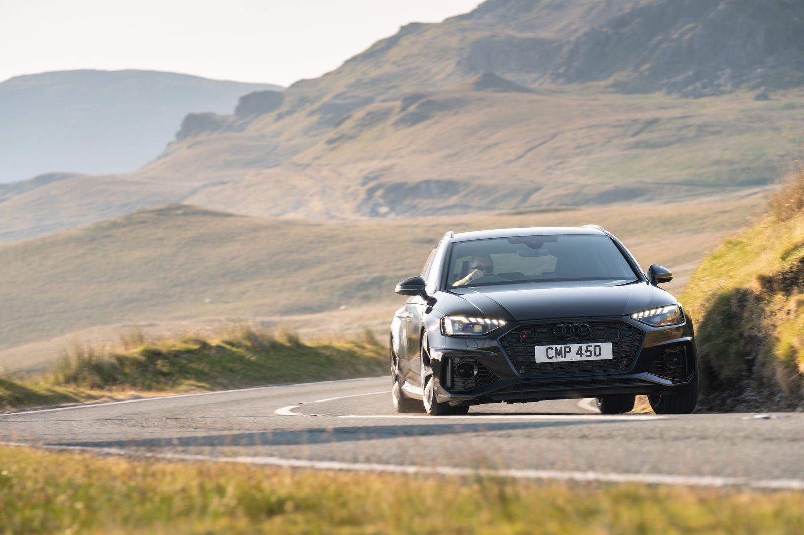 Audi RS4 Competition - driving