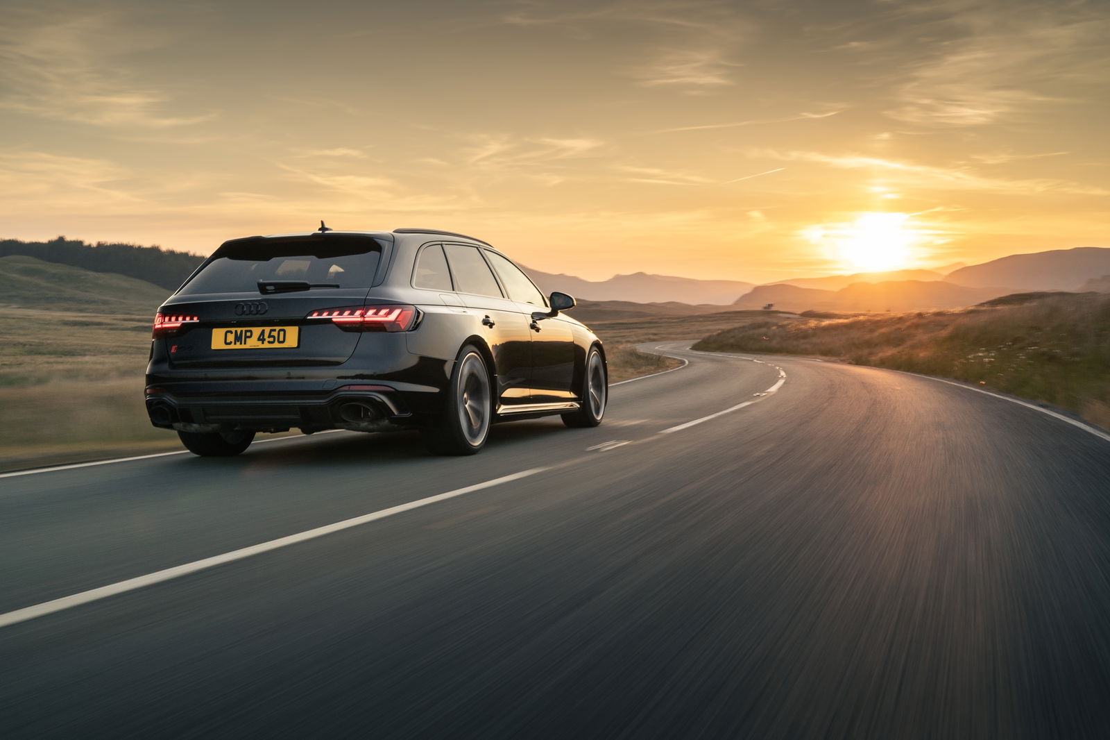 Audi RS4 Competition - driving