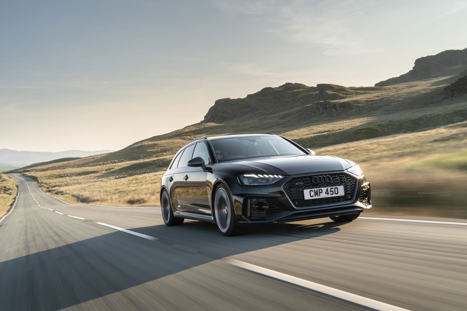 Audi RS4 Competition - driving