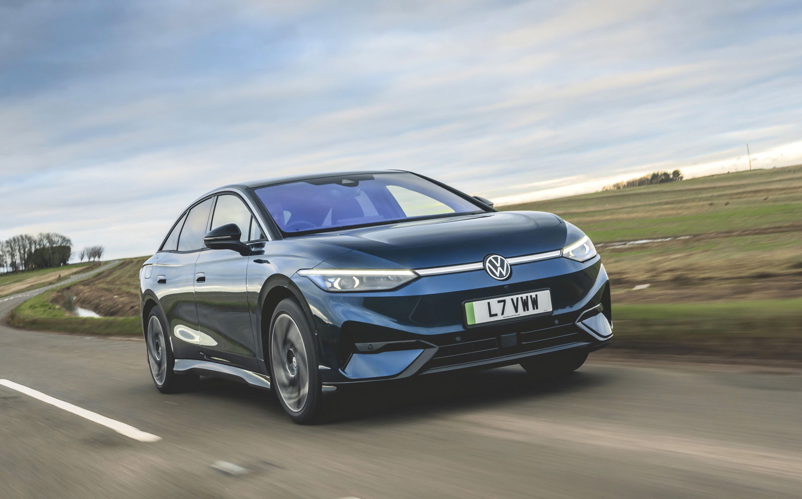 VW ID.7 - driving