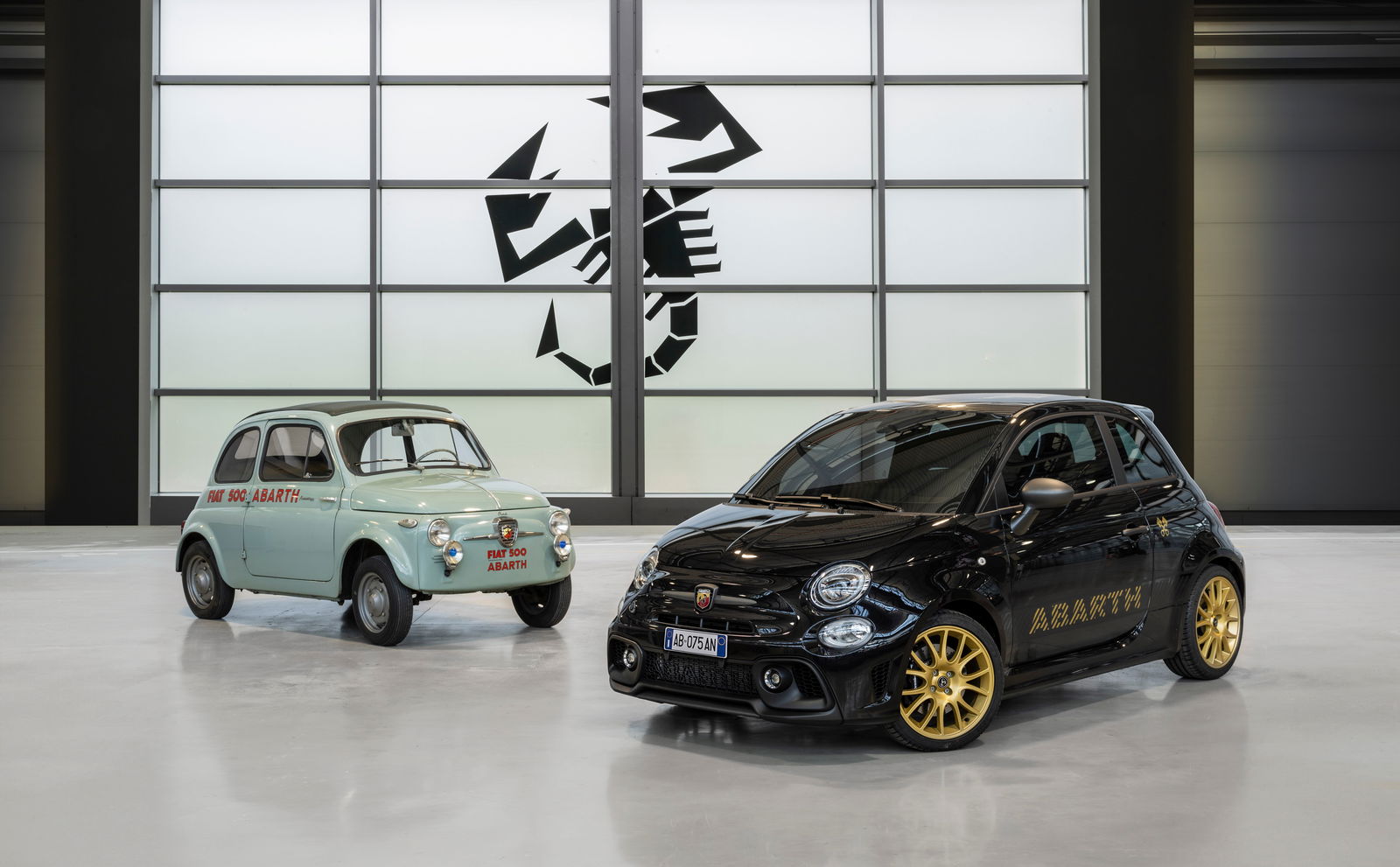 Abarth 695 75º Anniversario and classic Abarth