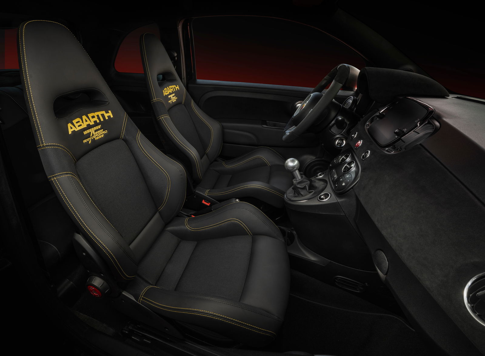 Abarth 695 75º Anniversario - interior