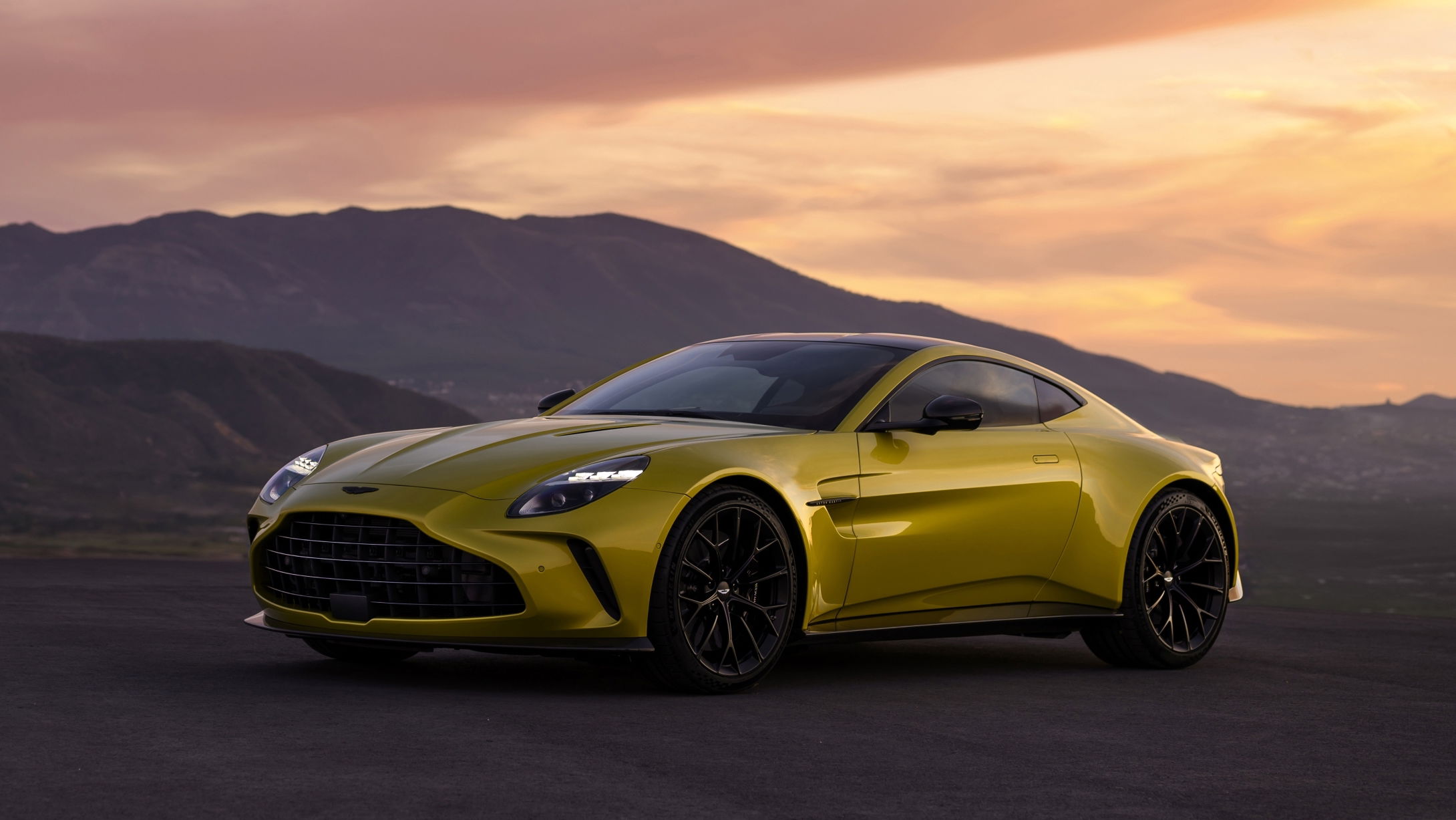2024 Aston Martin Vantage - front