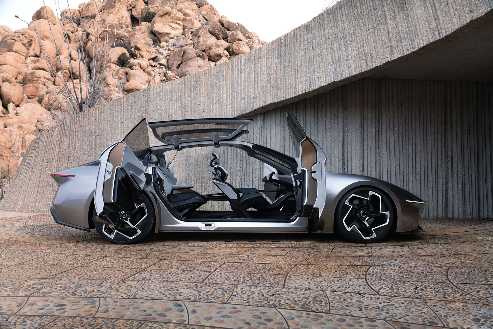 Chrysler Halcyon - side