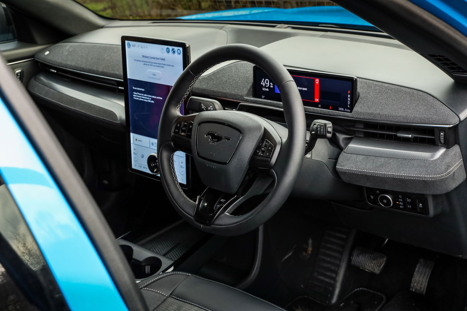 Ford Mach-GT - interior 