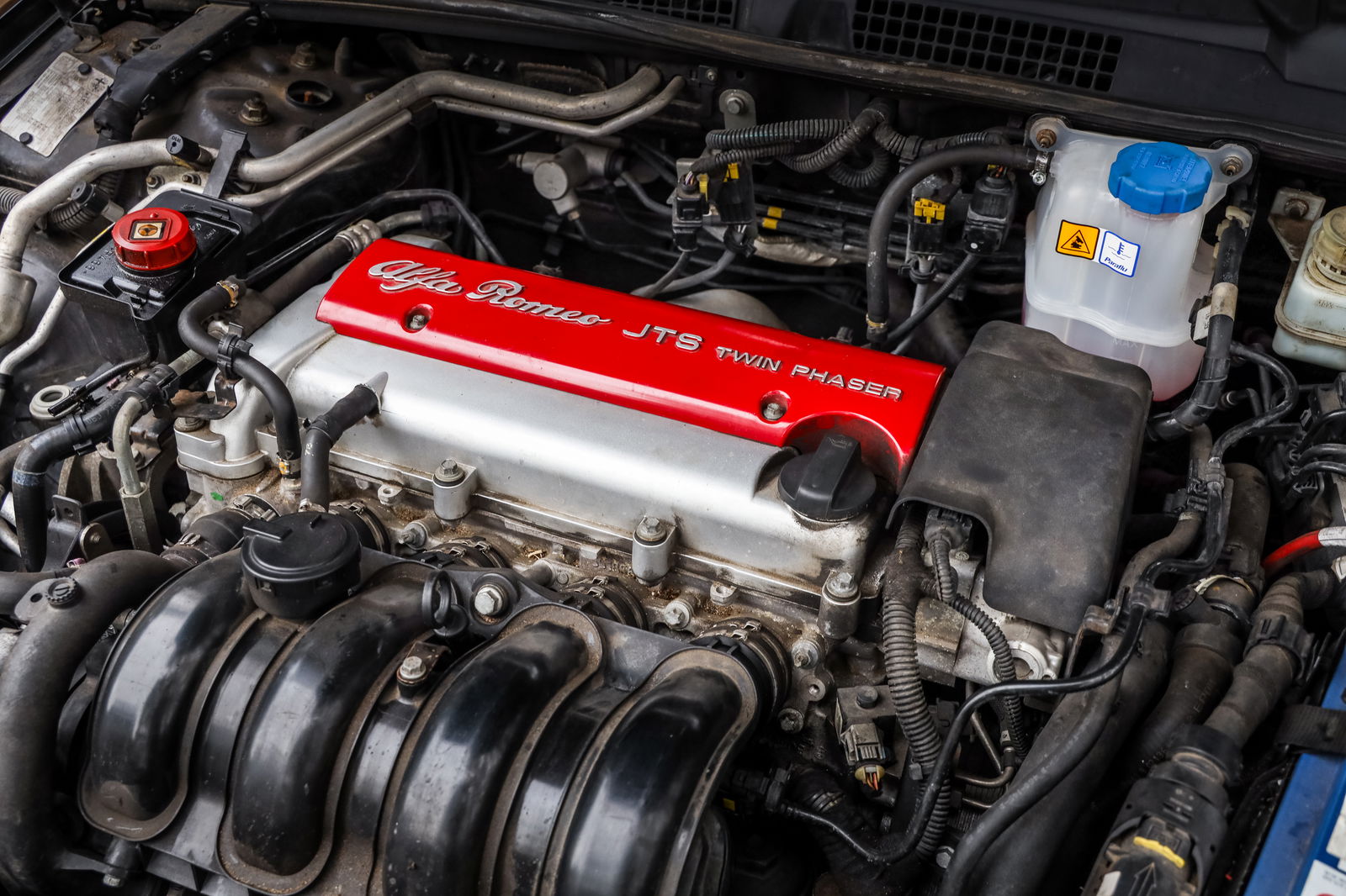 Alfa Romeo 159 - engine bay