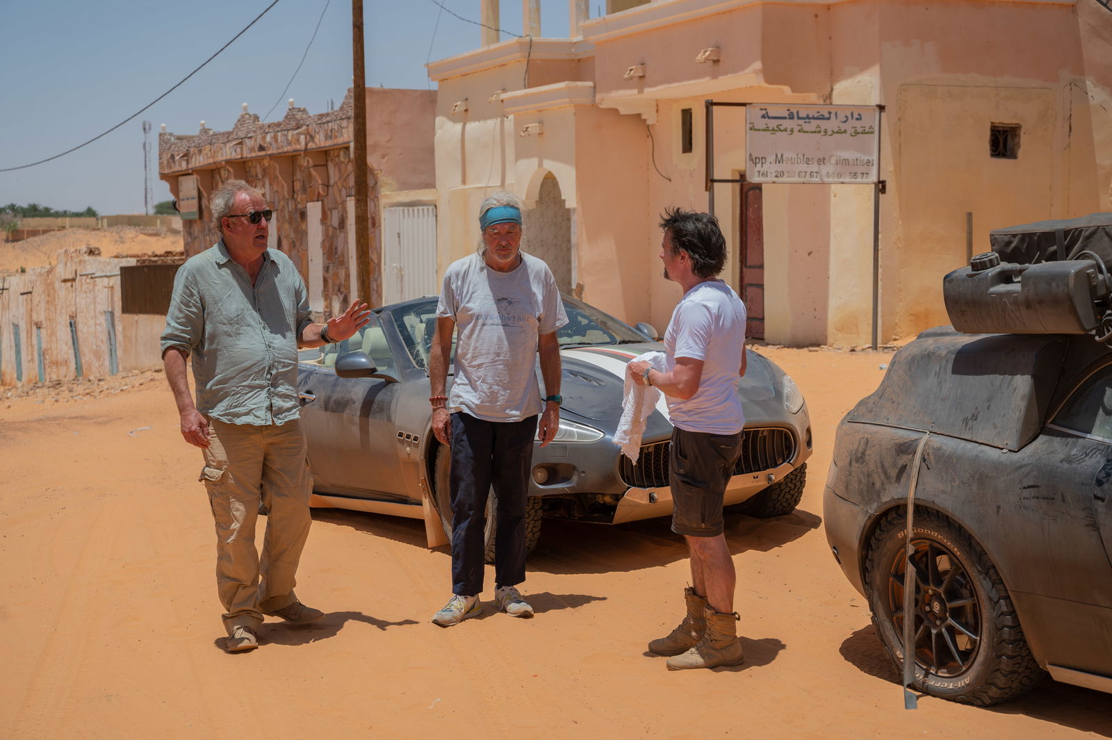 Jeremy Clarkson, Richard Hammond and James May in The Grand Tour: Sand Job