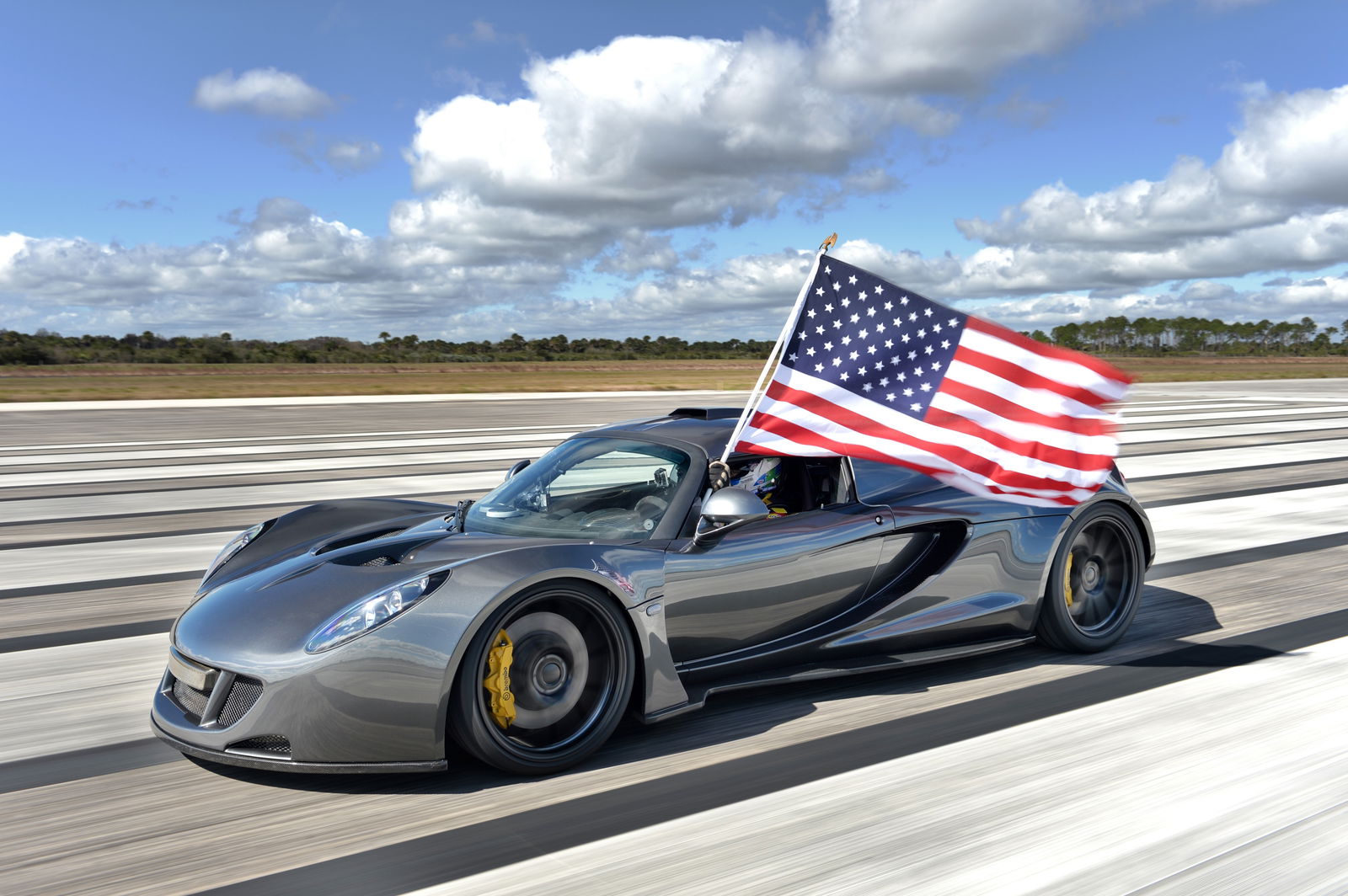 The Hennessey Venom GT achieved 270mph in 2014