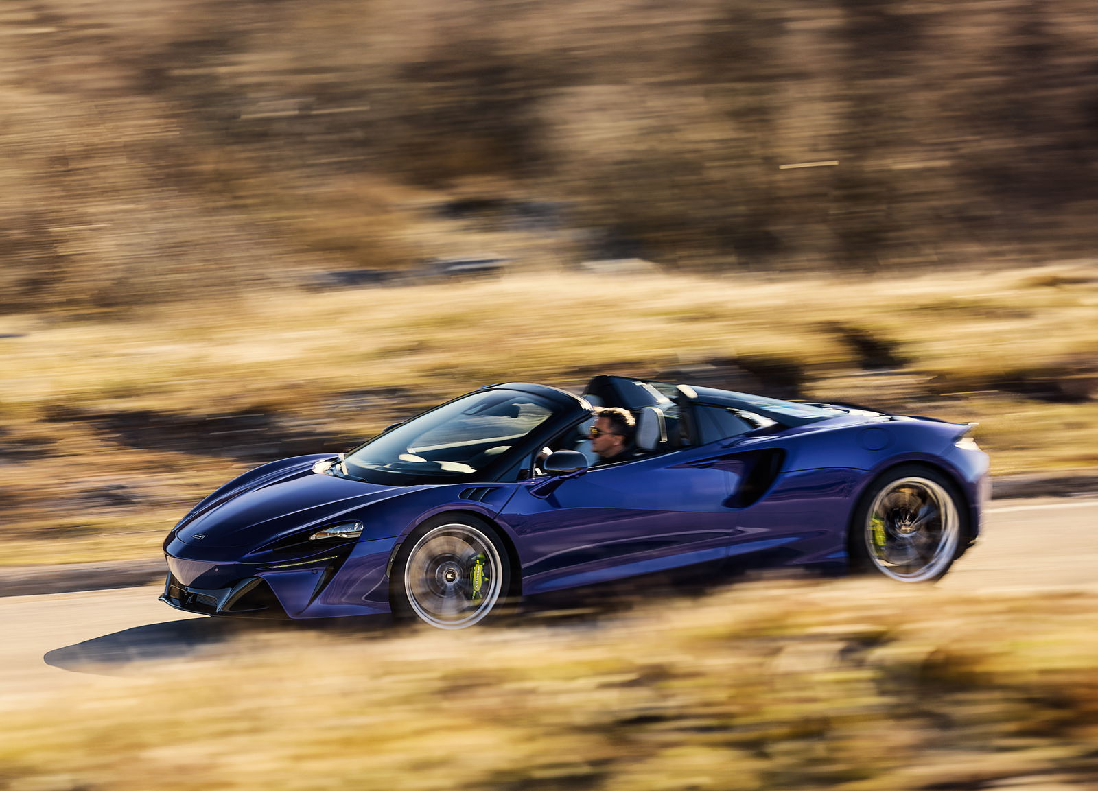 McLaren Artura Spider - side