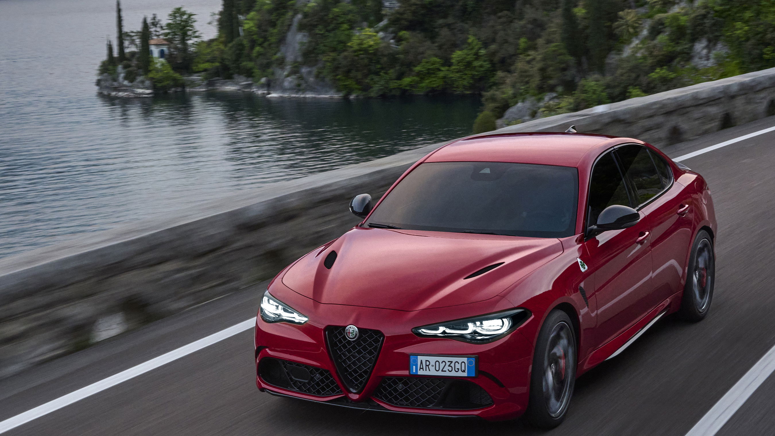 Alfa Romeo Giulia Quadrifoglio - front