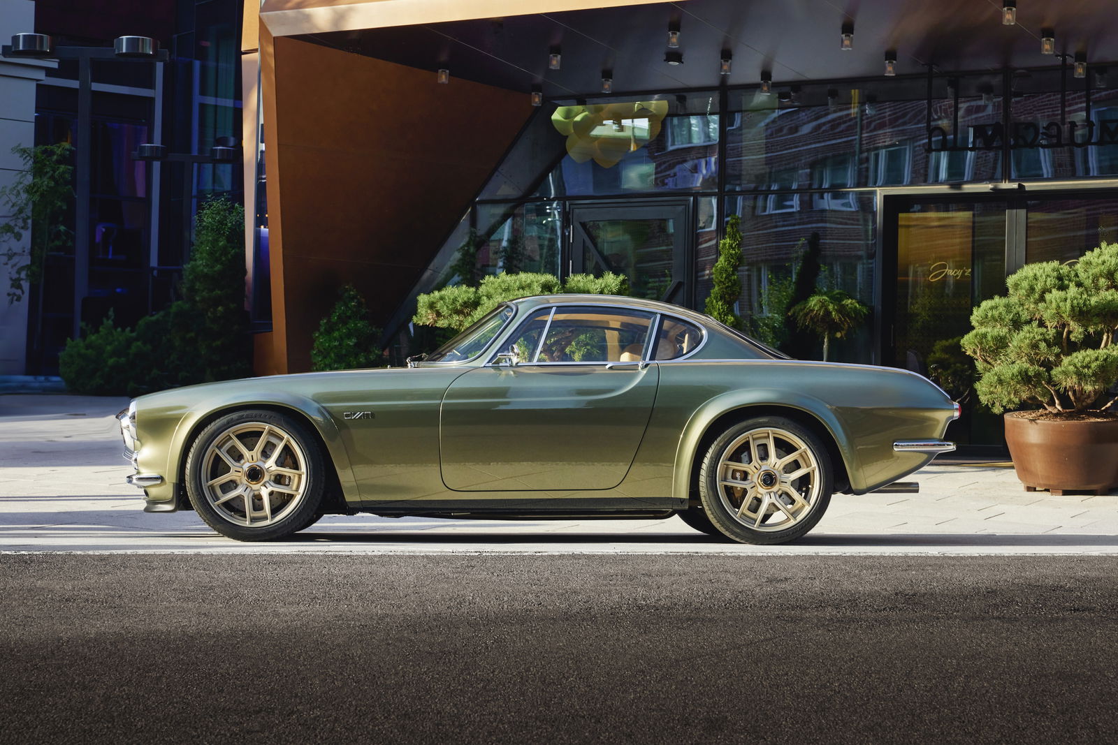 Volvo P1800 Cyan GT - side