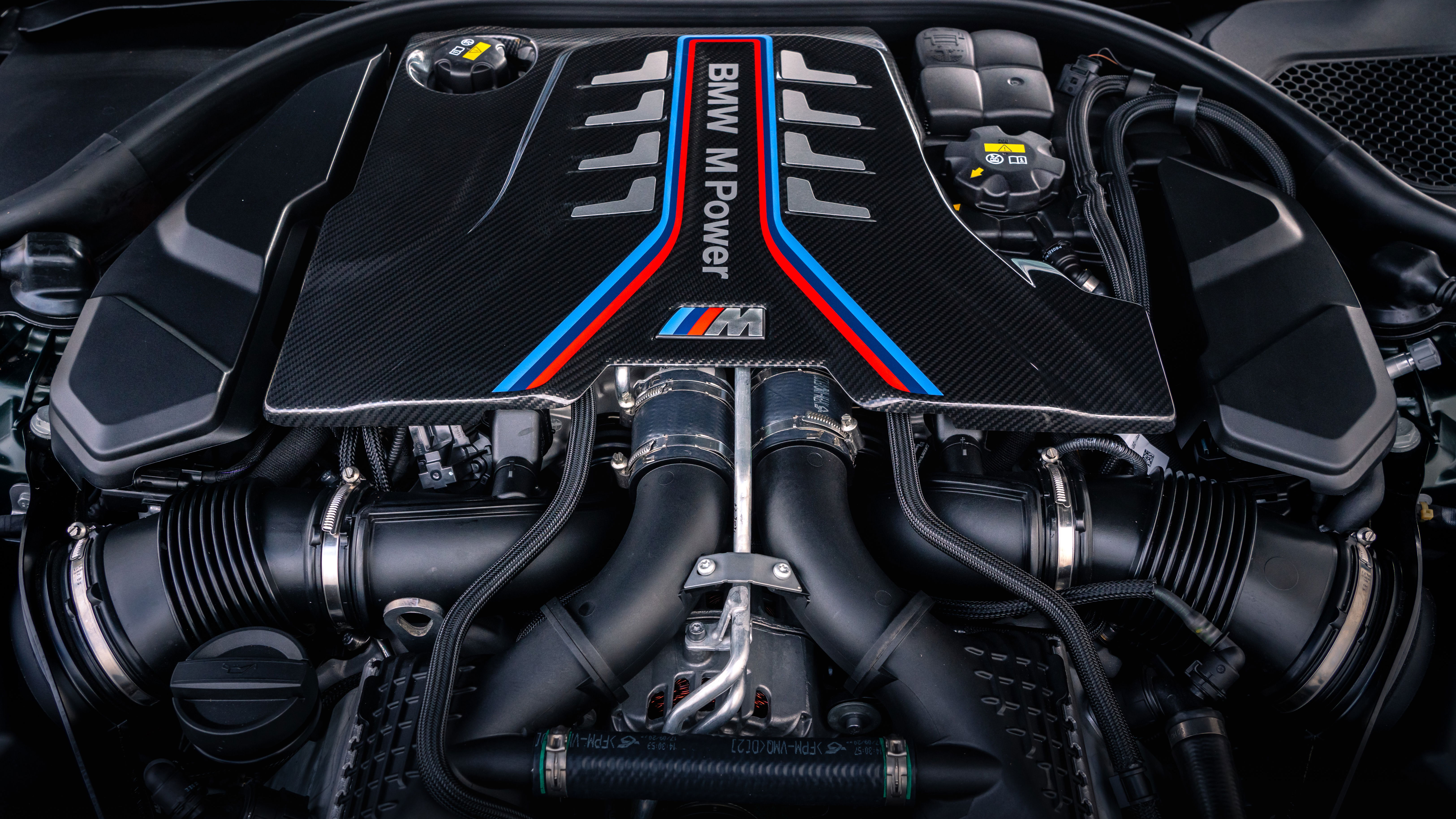 The BMW M5 CS' V8 engine