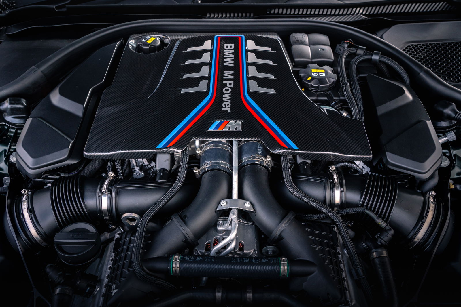 The BMW M5 CS' V8 engine