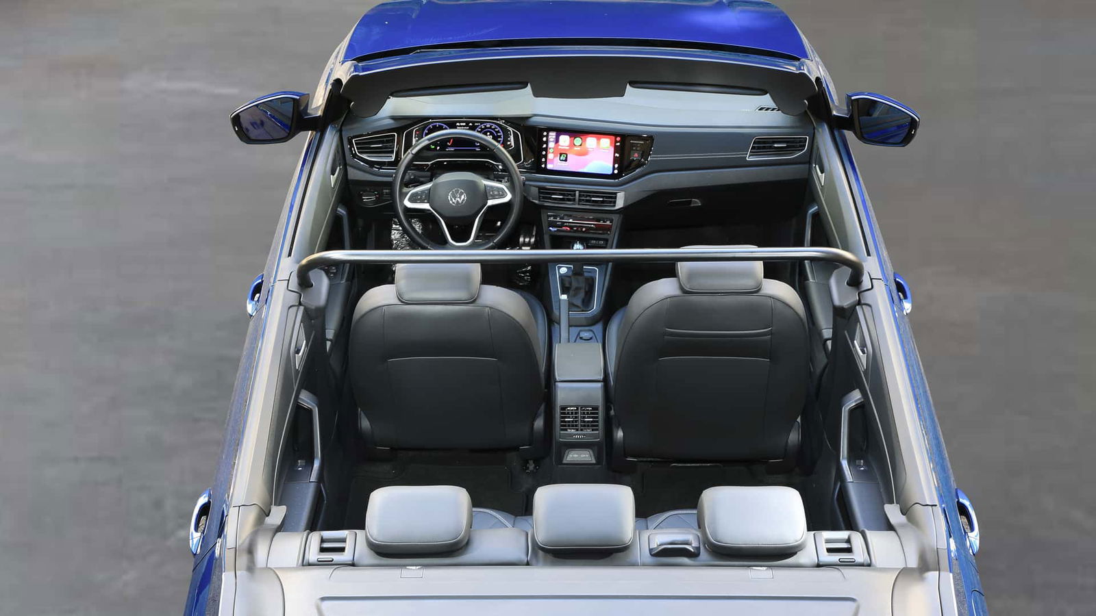 Open-top Volkswagen Virtus - interior