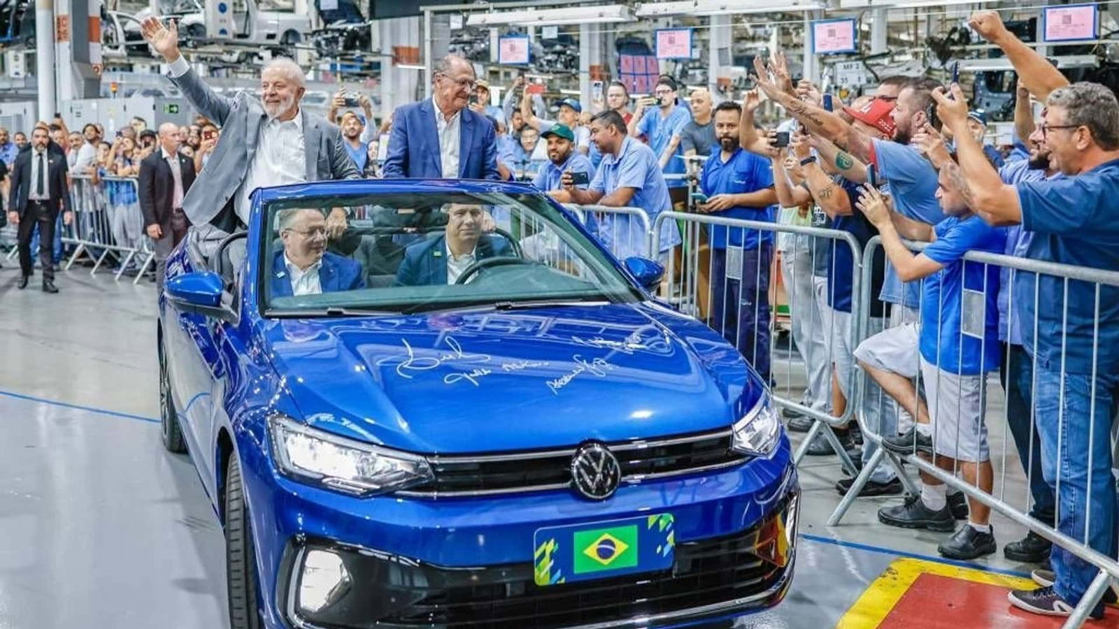 The Brazilian president tours a VW factory in an open-top Virtus