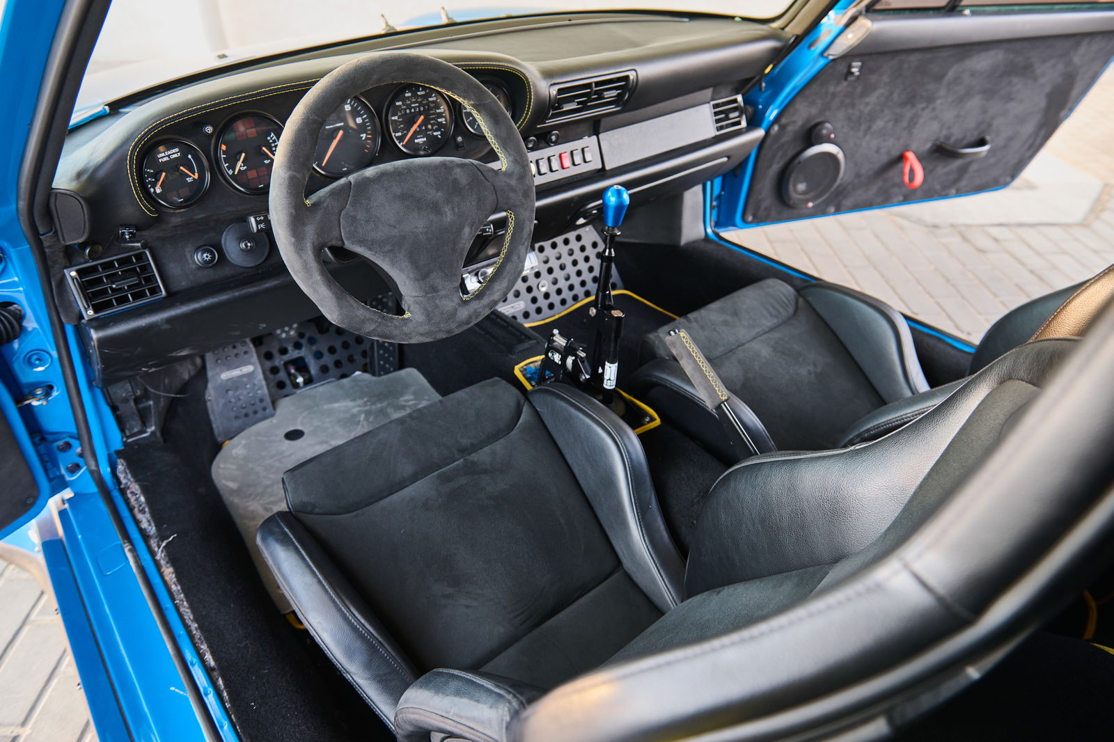 RWB Porsche 993 - interior
