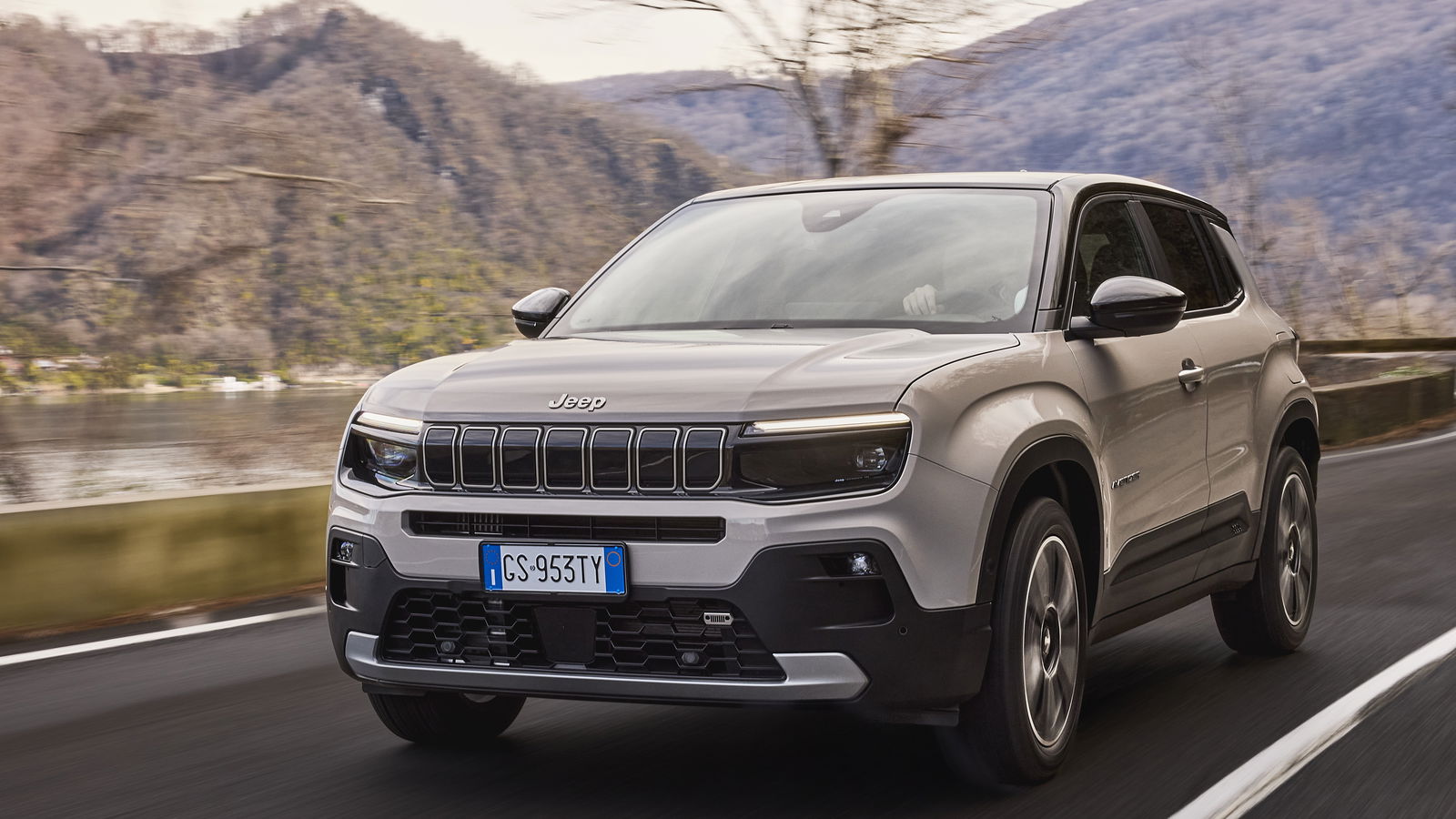 Jeep Avenger e-Hybrid - front